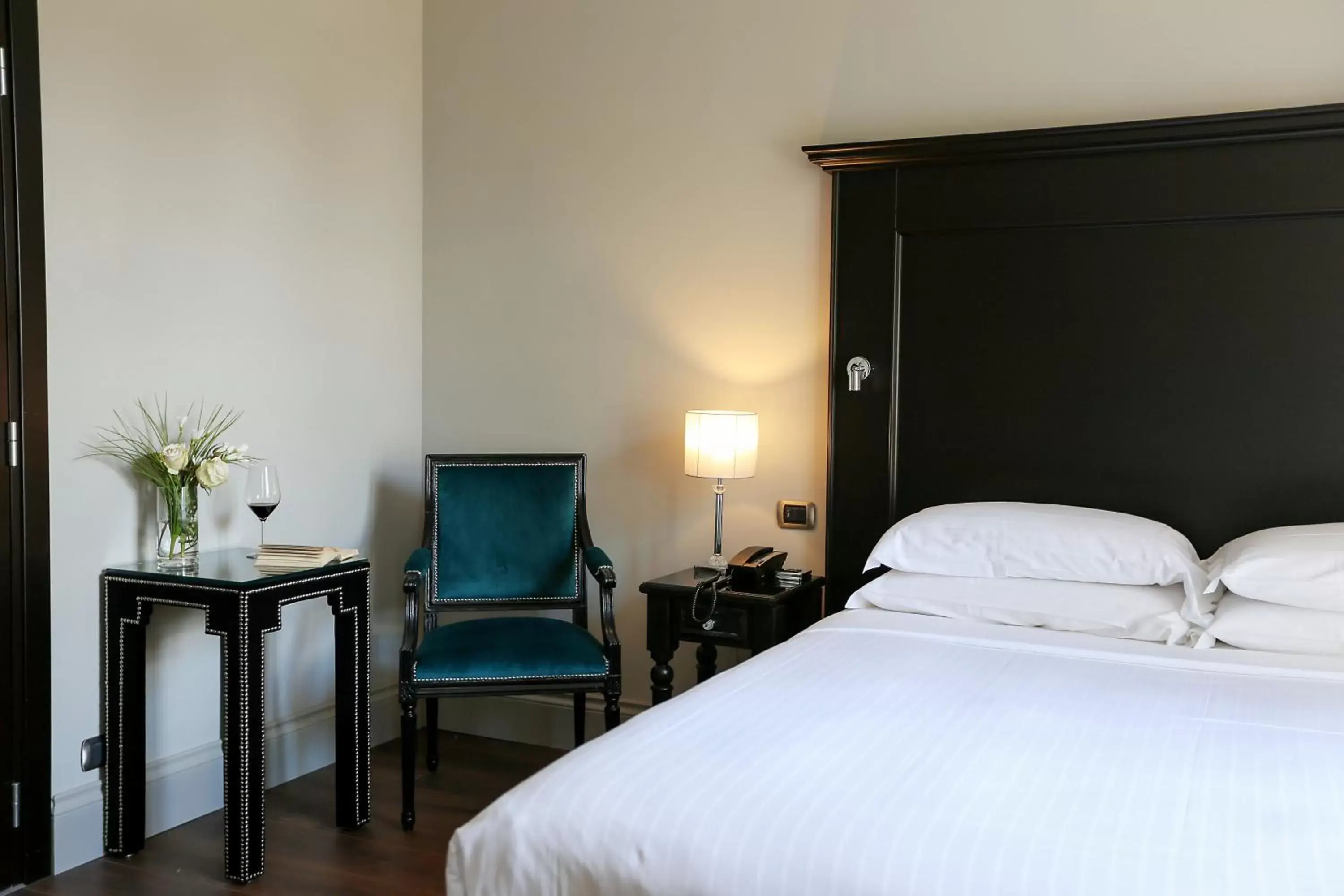 Bedroom, Bed in Hotel Vannucci
