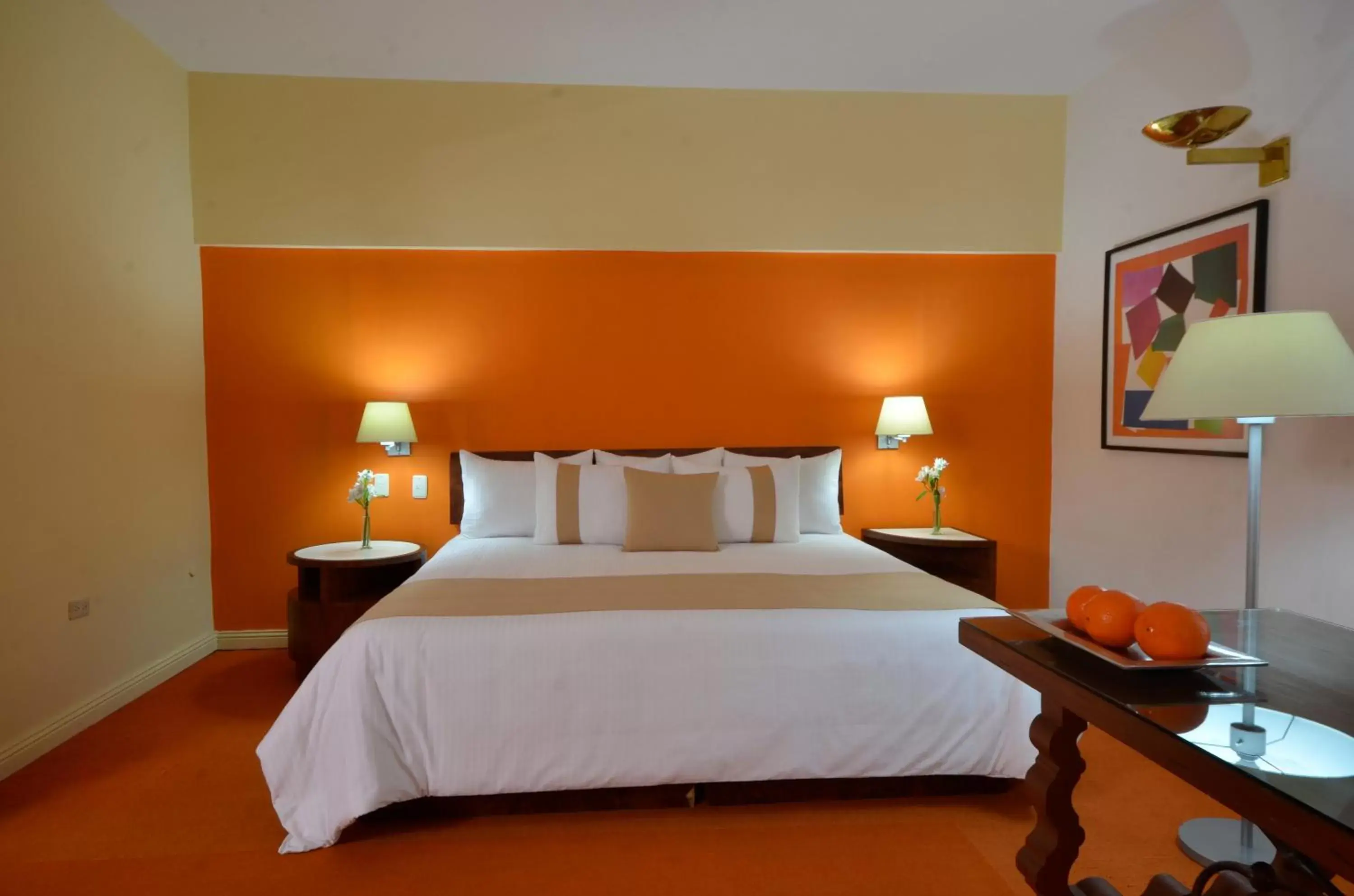 Photo of the whole room, Bed in Mision Monterrey Centro Historico