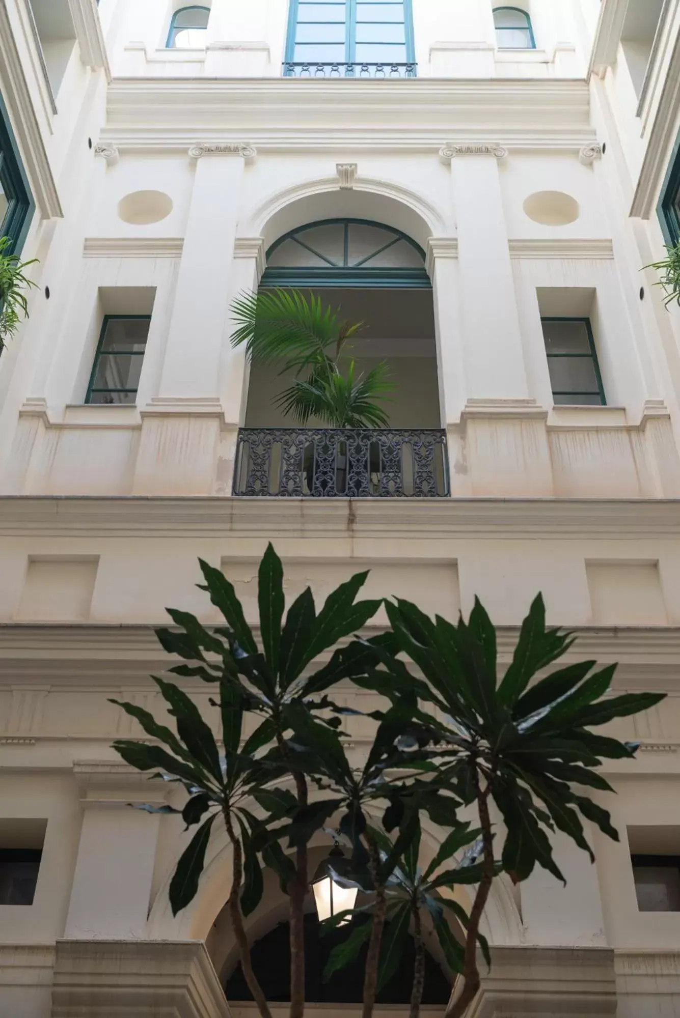 Inner courtyard view, Property Building in Central Gallery Rooms- Palazzo D'Ali' Staiti XIX