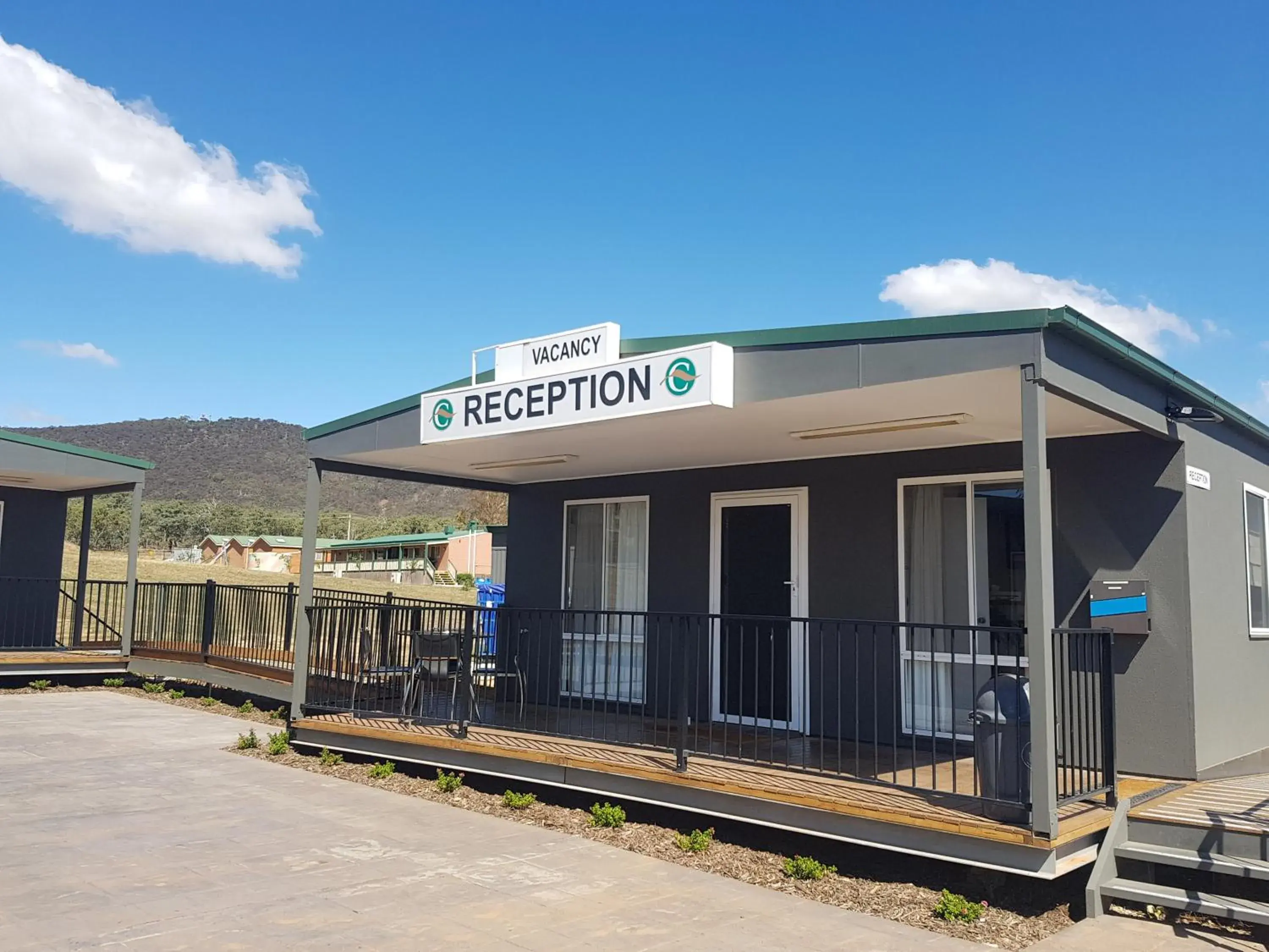 Facade/entrance, Property Building in Canberra Carotel Motel