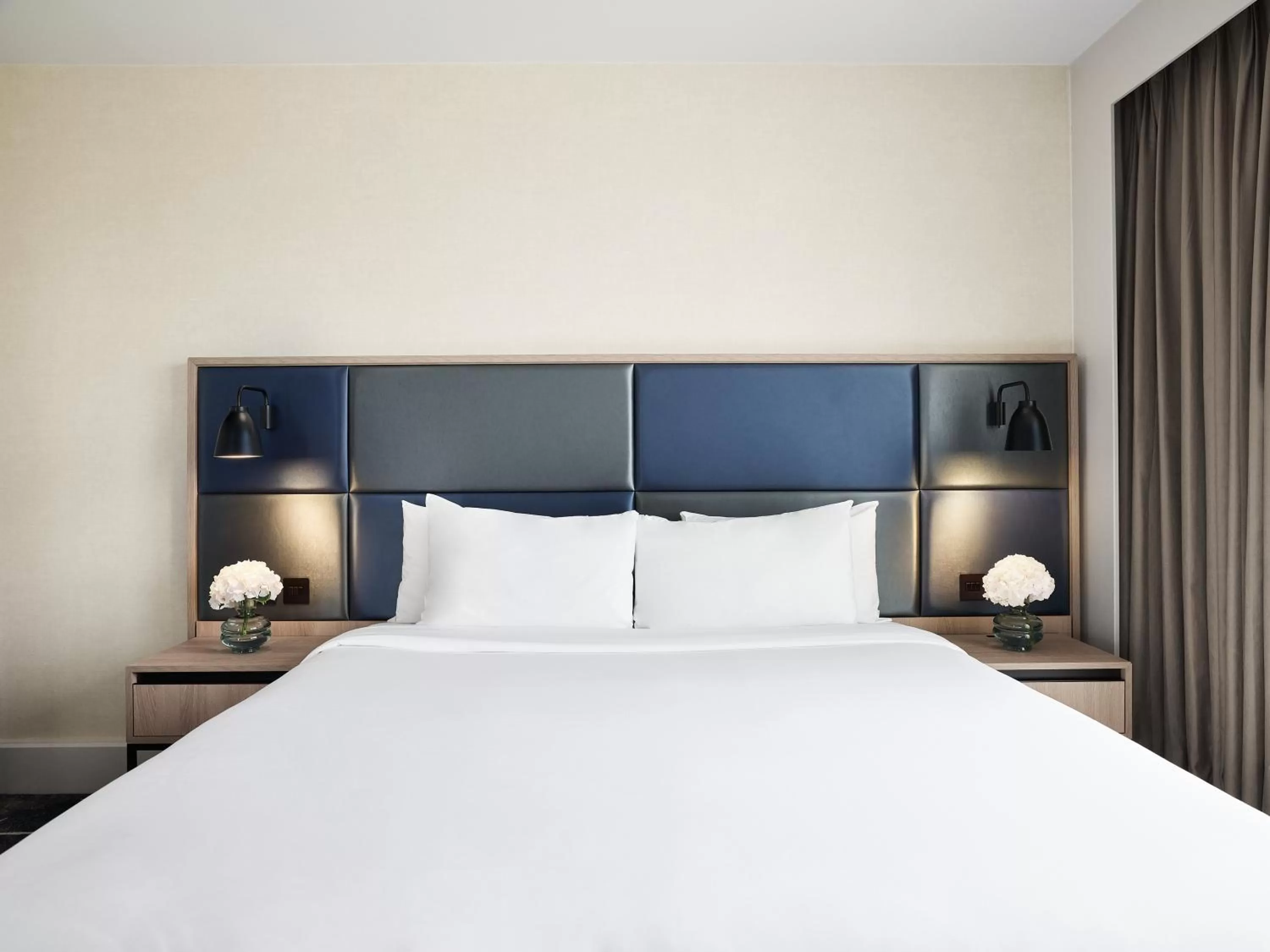 Toilet, Bed in Hyatt Regency Manchester