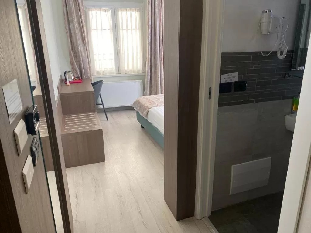 Bed in Hotel Lago di Como