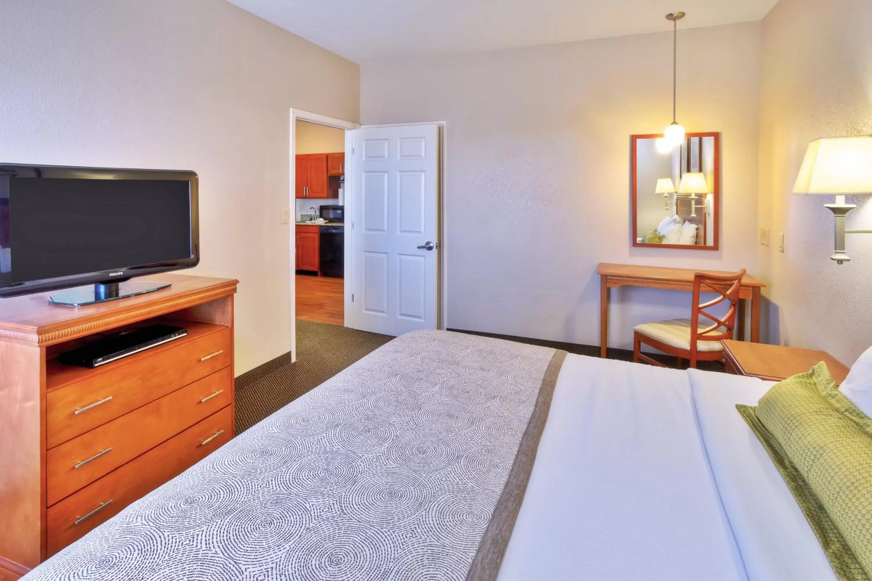 Photo of the whole room, TV/Entertainment Center in Candlewood Suites Fort Stockton, an IHG Hotel