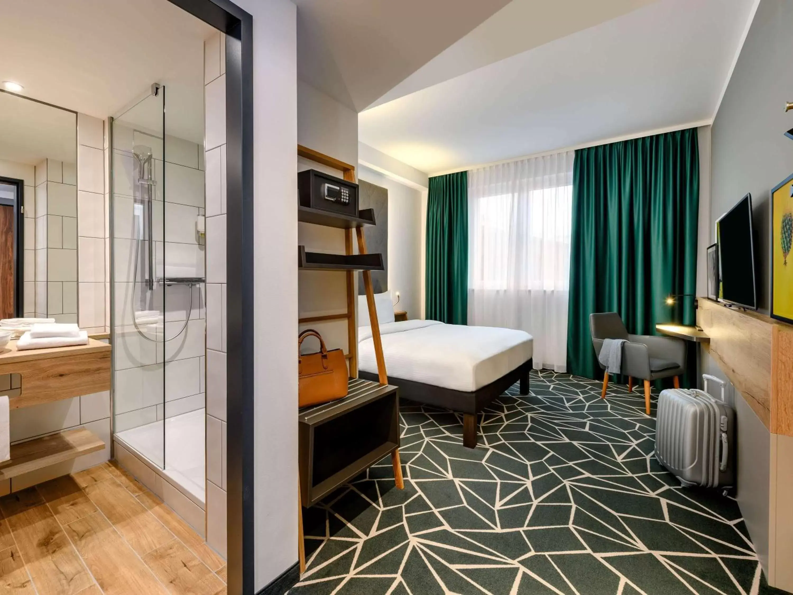 Bedroom, Bed in ibis Styles Aschaffenburg