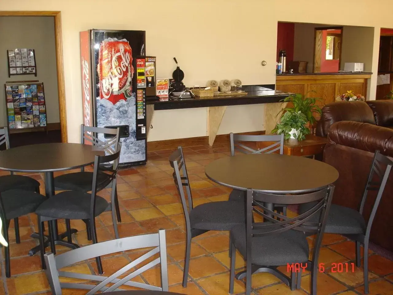 Restaurant/Places to Eat in Motel 6-Freeport, TX