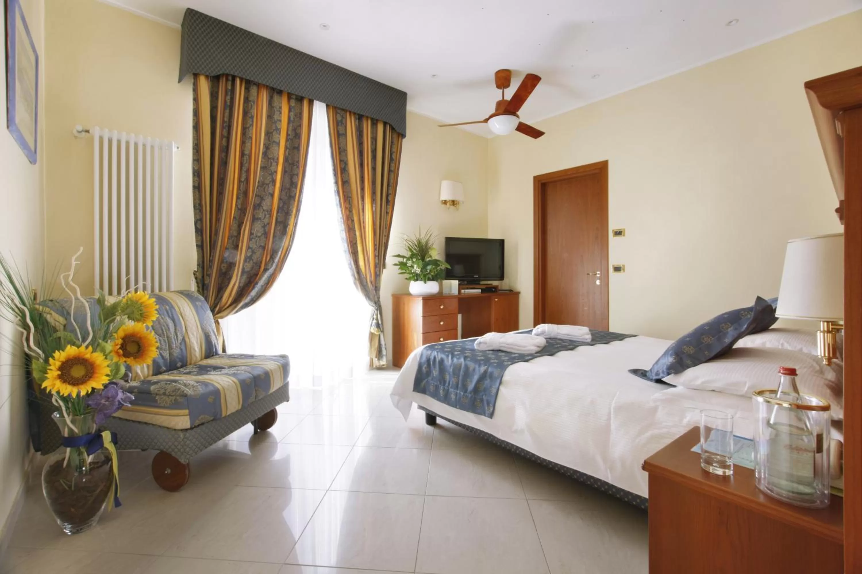 Bed in Hotel Ristorante Toscana