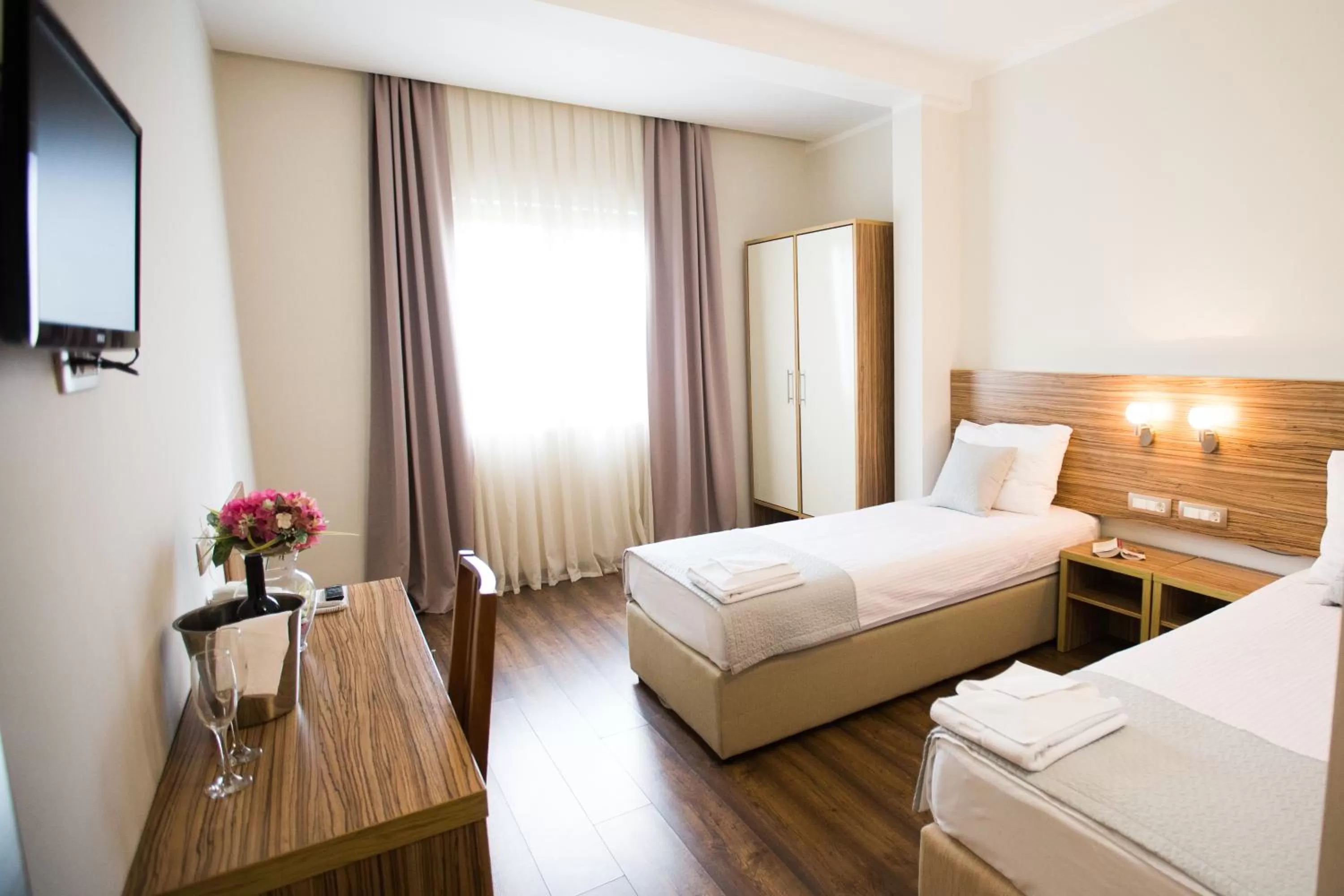 Photo of the whole room, Bed in Hotel Luna