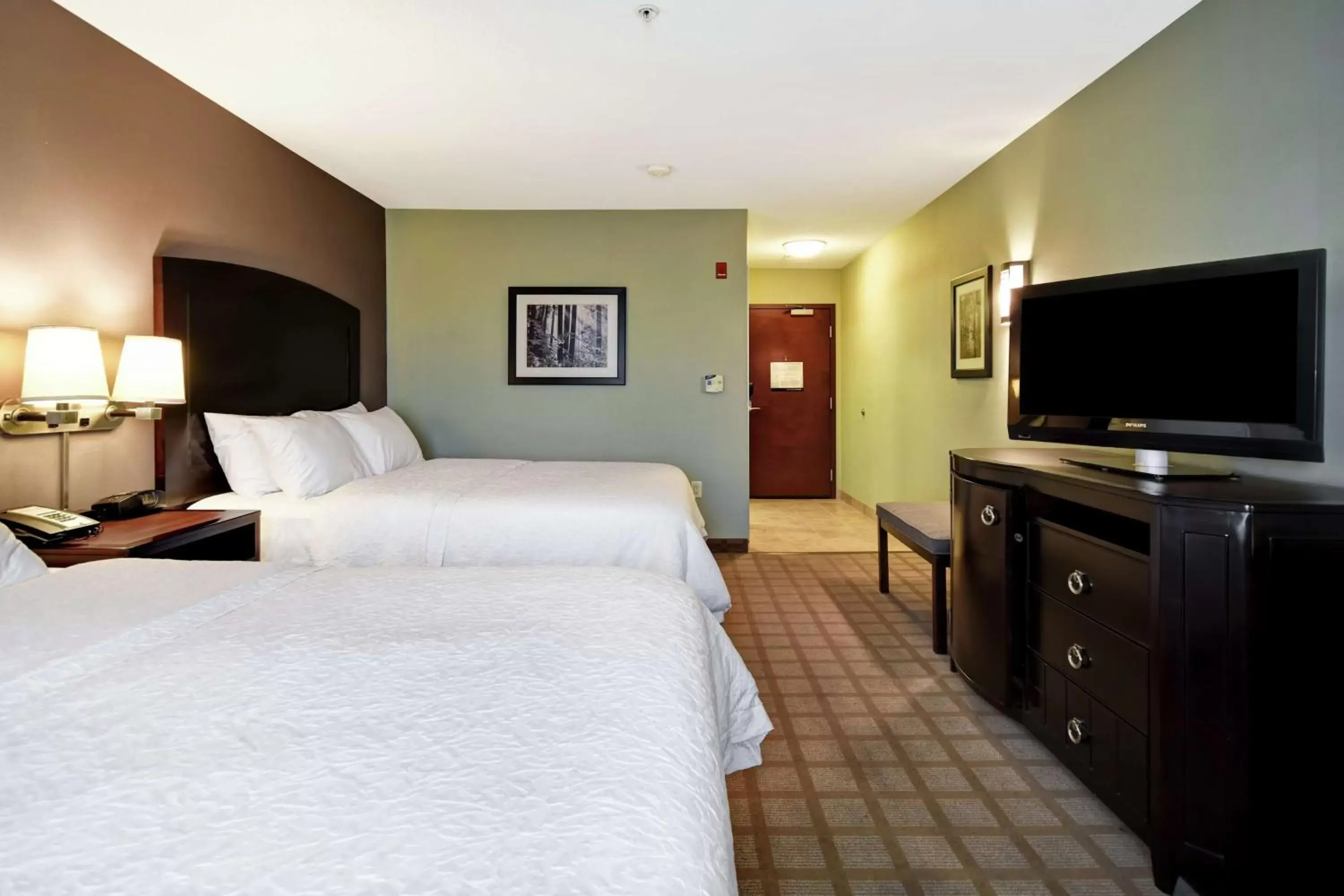 Bedroom, Bed in Hampton Inn & Suites Detroit-Canton