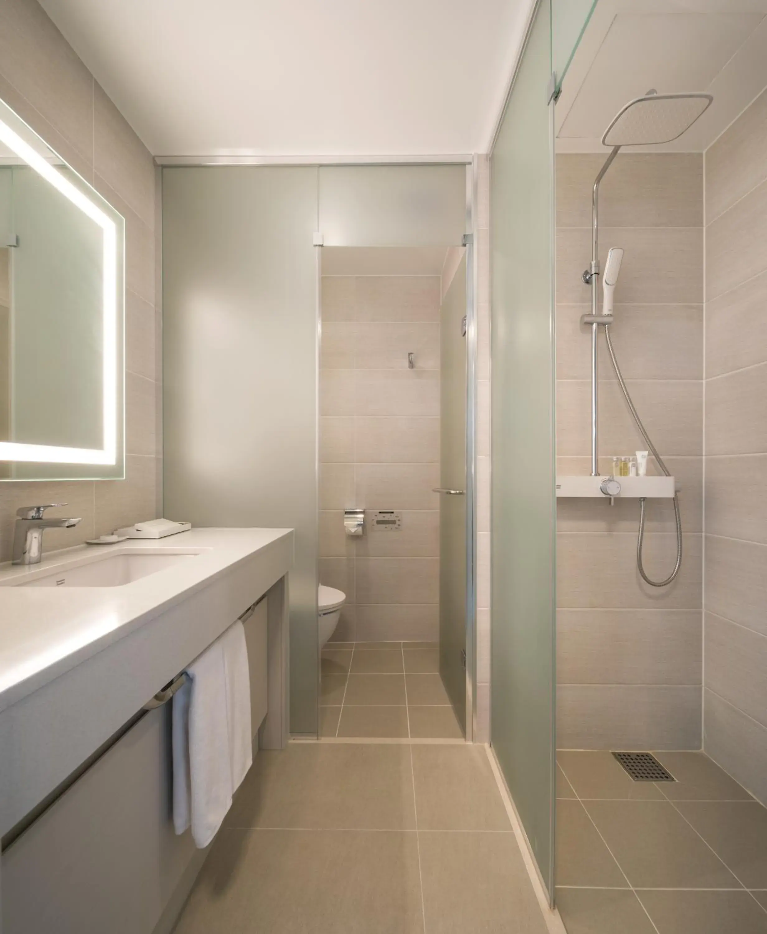 Shower, Bathroom in Grab The Ocean Songdo