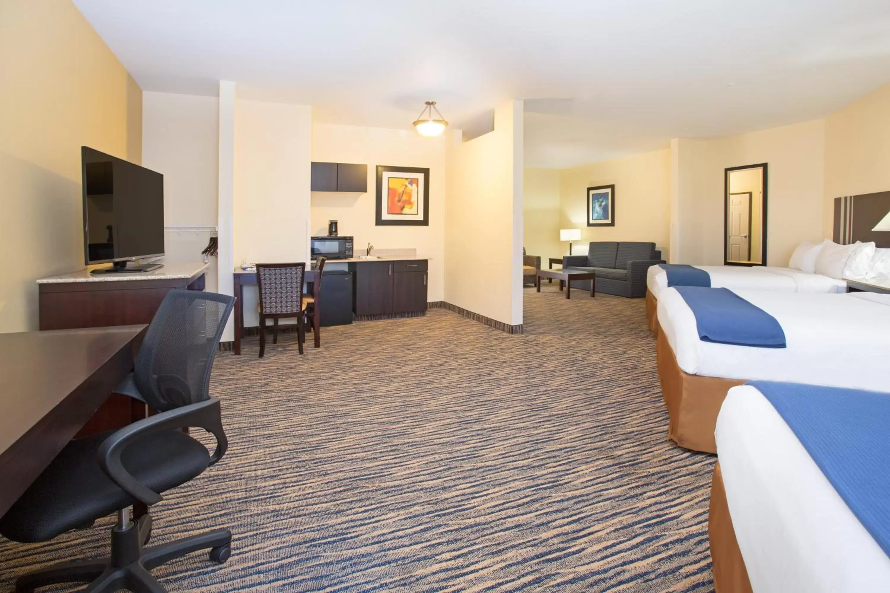 Photo of the whole room, Seating Area in Holiday Inn Express & Suites Denver North - Thornton, an IHG Hotel