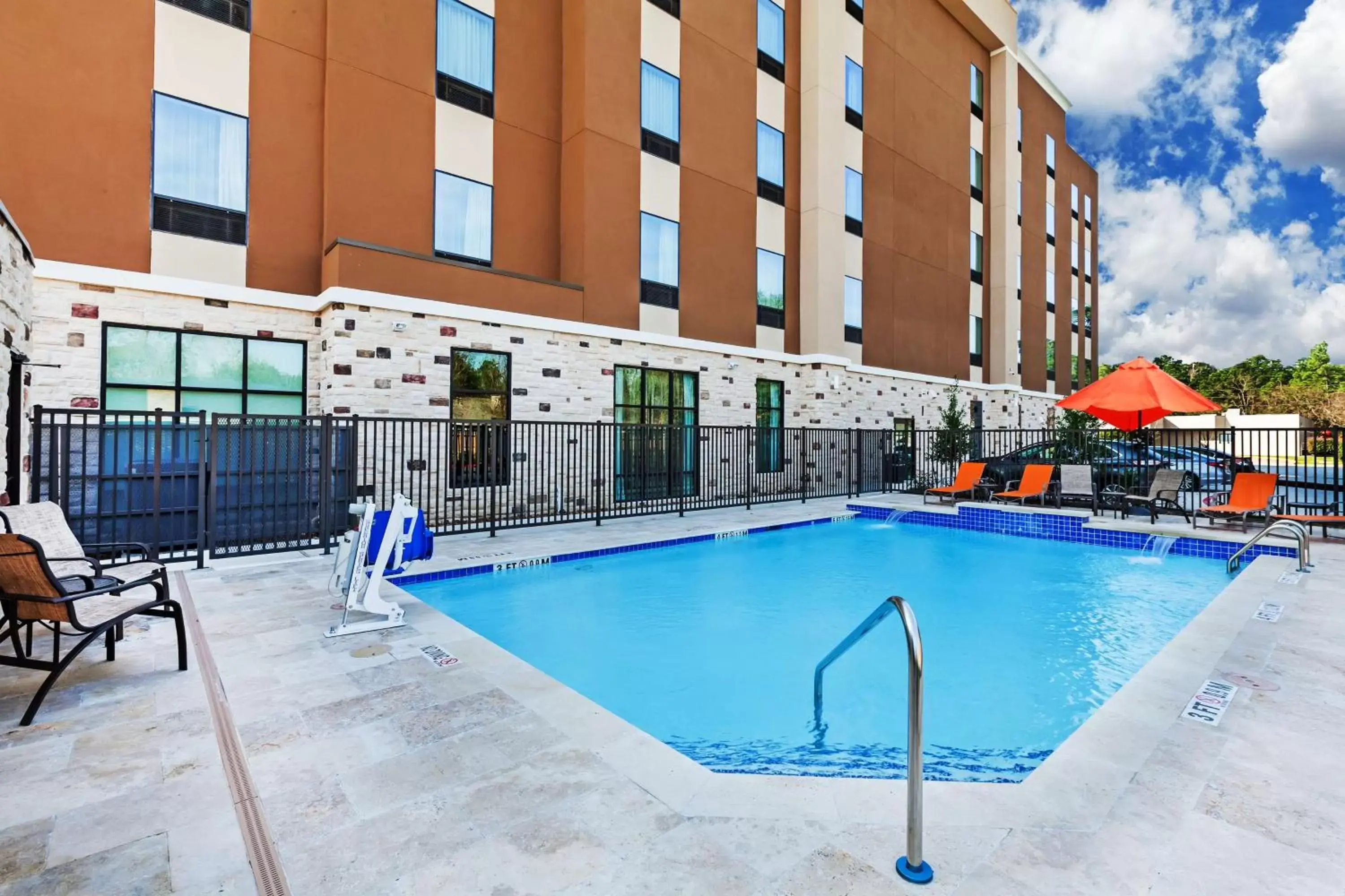 Pool view, Swimming Pool in Hampton Inn & Suites Houston/Atascocita, Tx