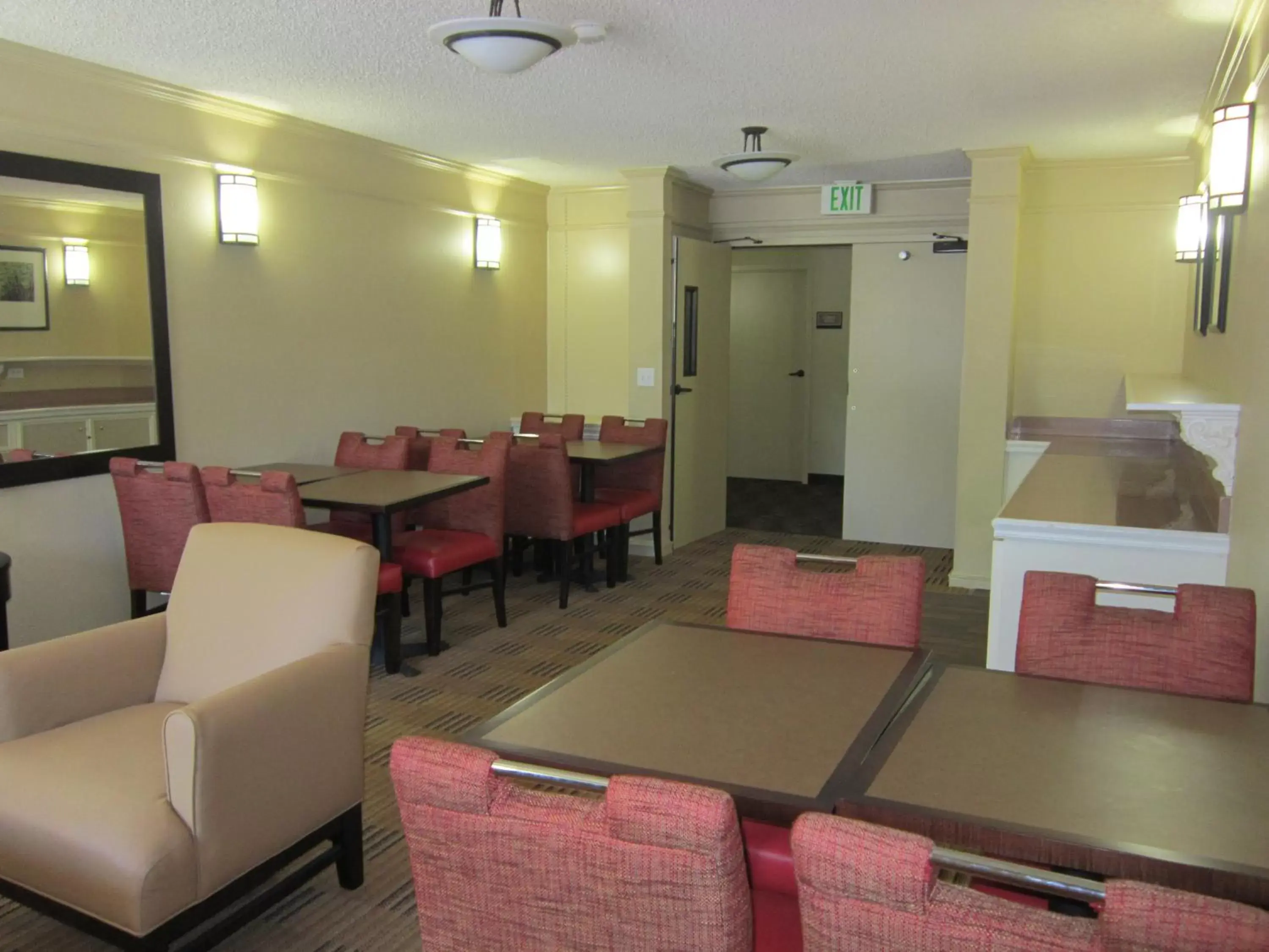 Lounge or bar, Restaurant/Places to Eat in Extended Stay America Suites - Fremont - Fremont Blvd South
