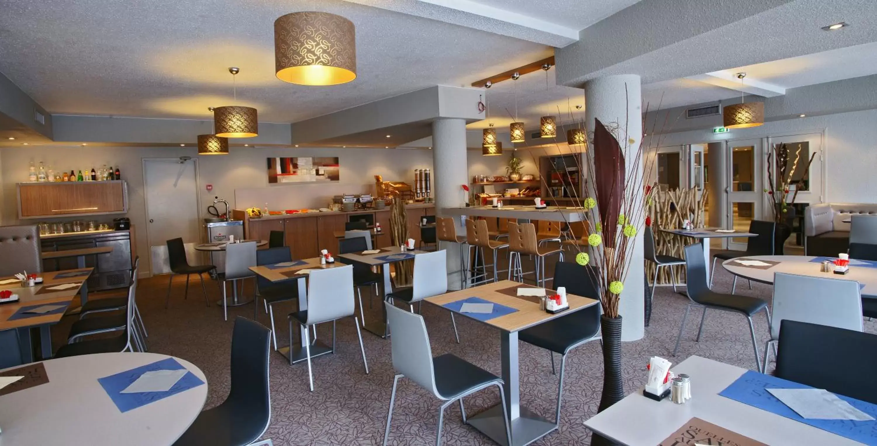 Buffet breakfast, Restaurant/Places to Eat in Kyriad Le Bourget Centre- Parc Des Expositions