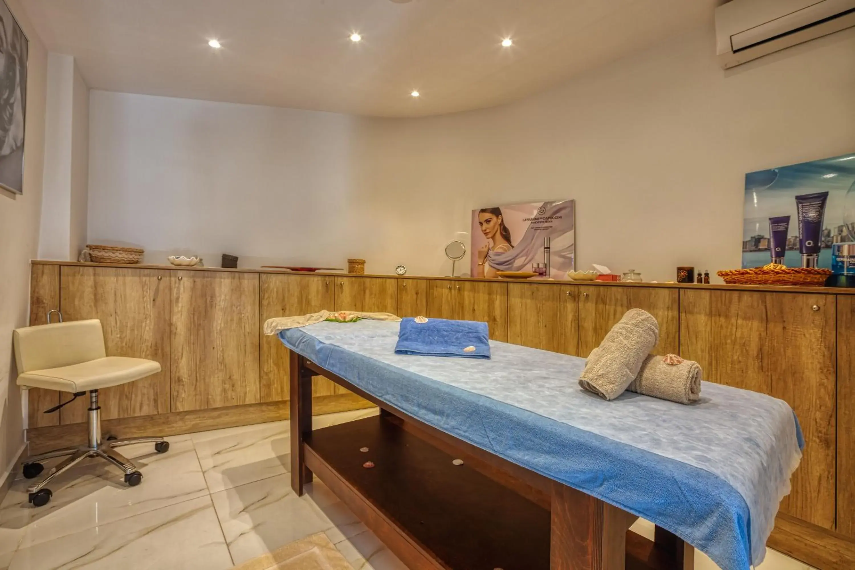 Massage in Elounda Water Park Residence Hotel