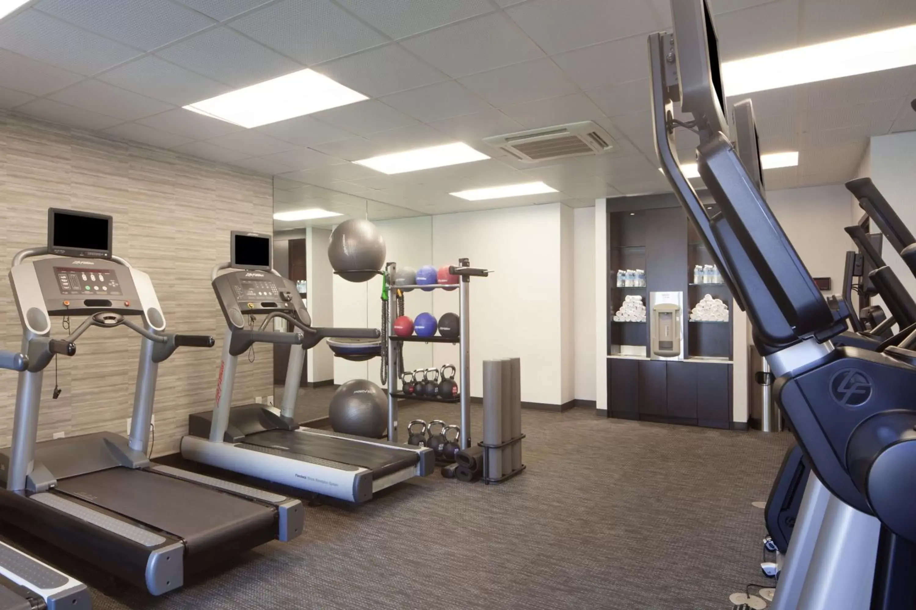 Fitness centre/facilities, Fitness Center/Facilities in Courtyard by Marriott Oakland Airport