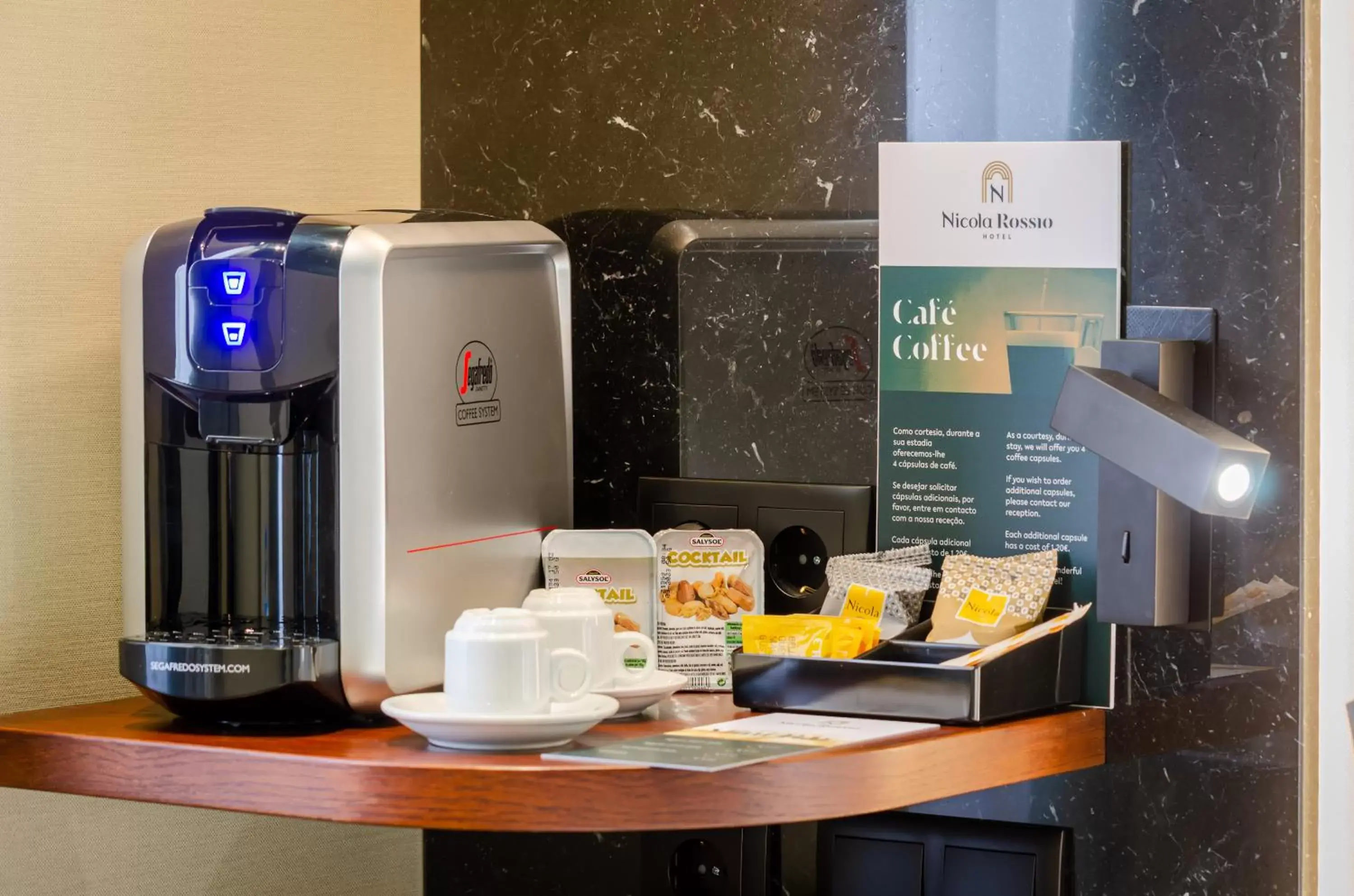 Coffee/tea facilities in Nicola Rossio Hotel