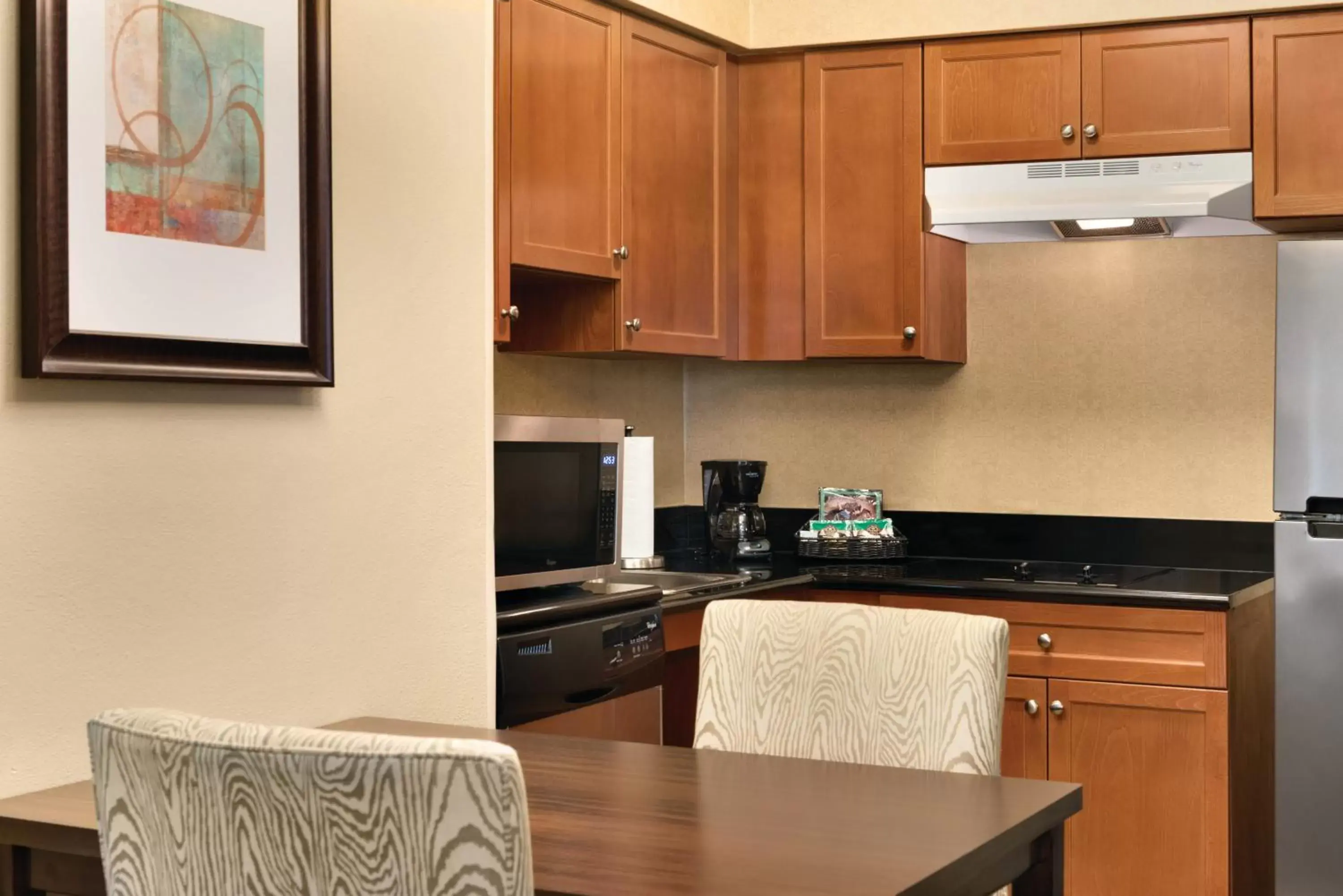 Kitchen or kitchenette, Kitchen/Kitchenette in Homewood Suites Grand Rapids