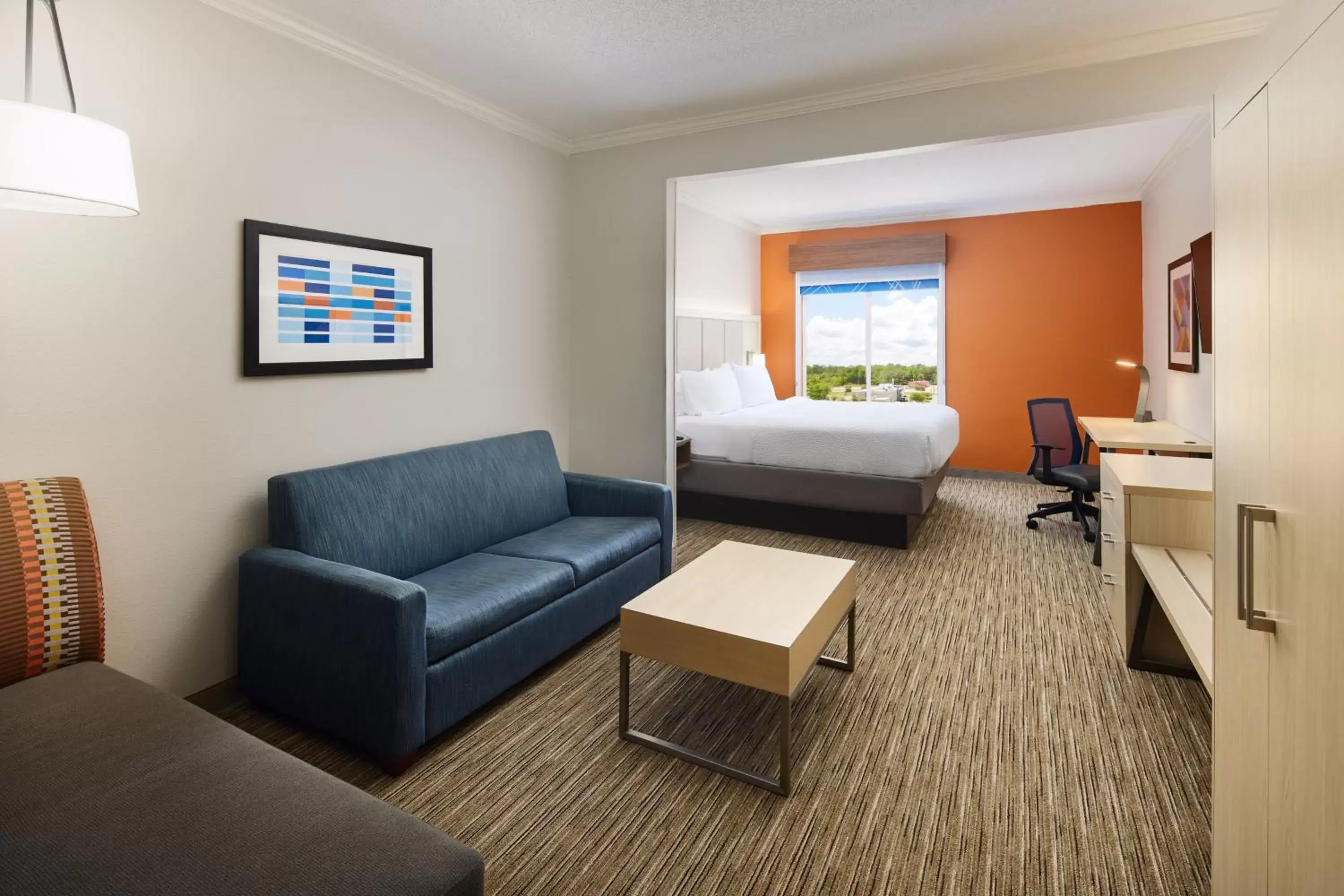 Photo of the whole room, Seating Area in Holiday Inn Express & Suites Bonifay, an IHG Hotel