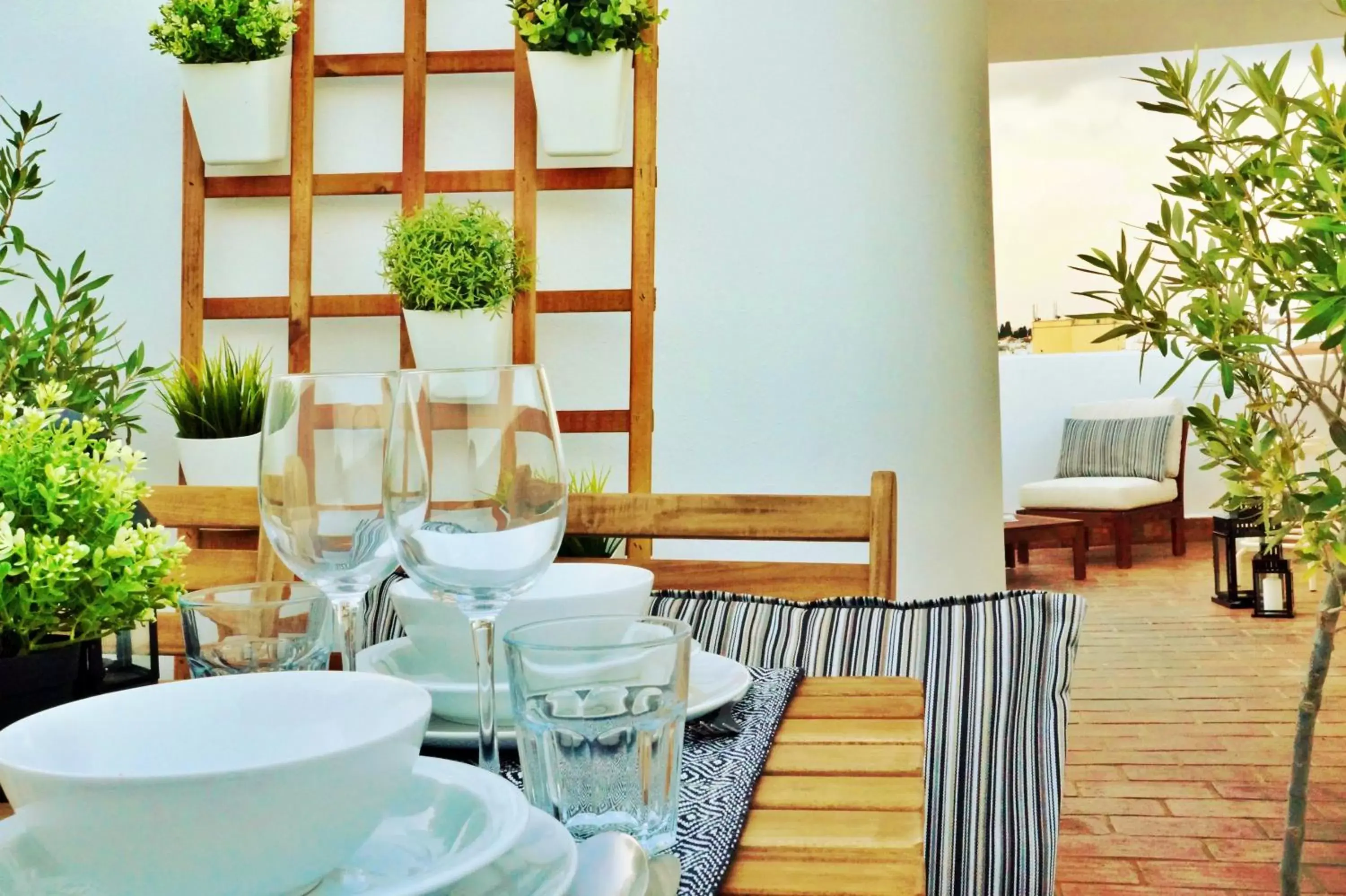 Balcony/Terrace, Restaurant/Places to Eat in Baluarte da Vila Apartments