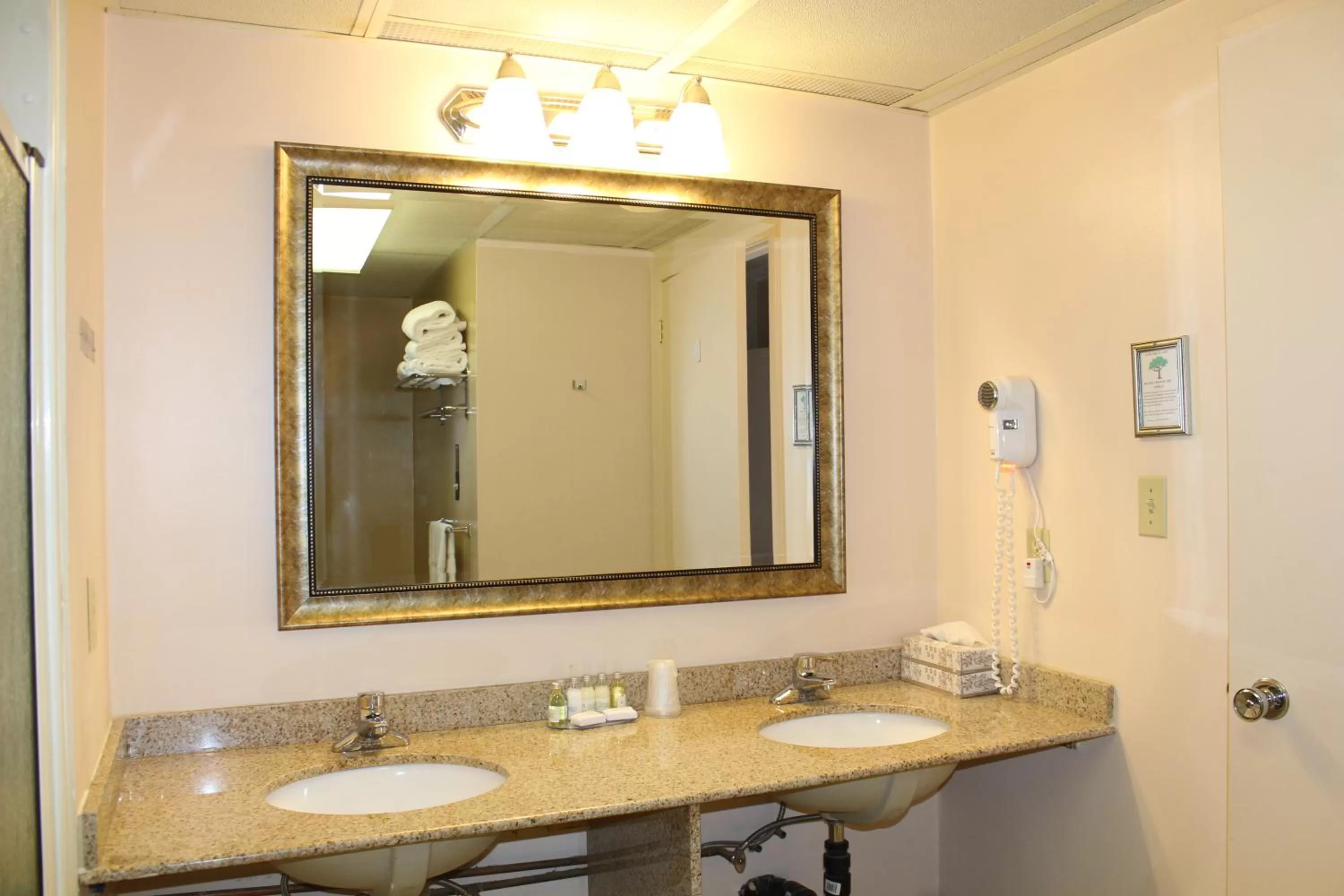 Bathroom in Sword Inn Bancroft