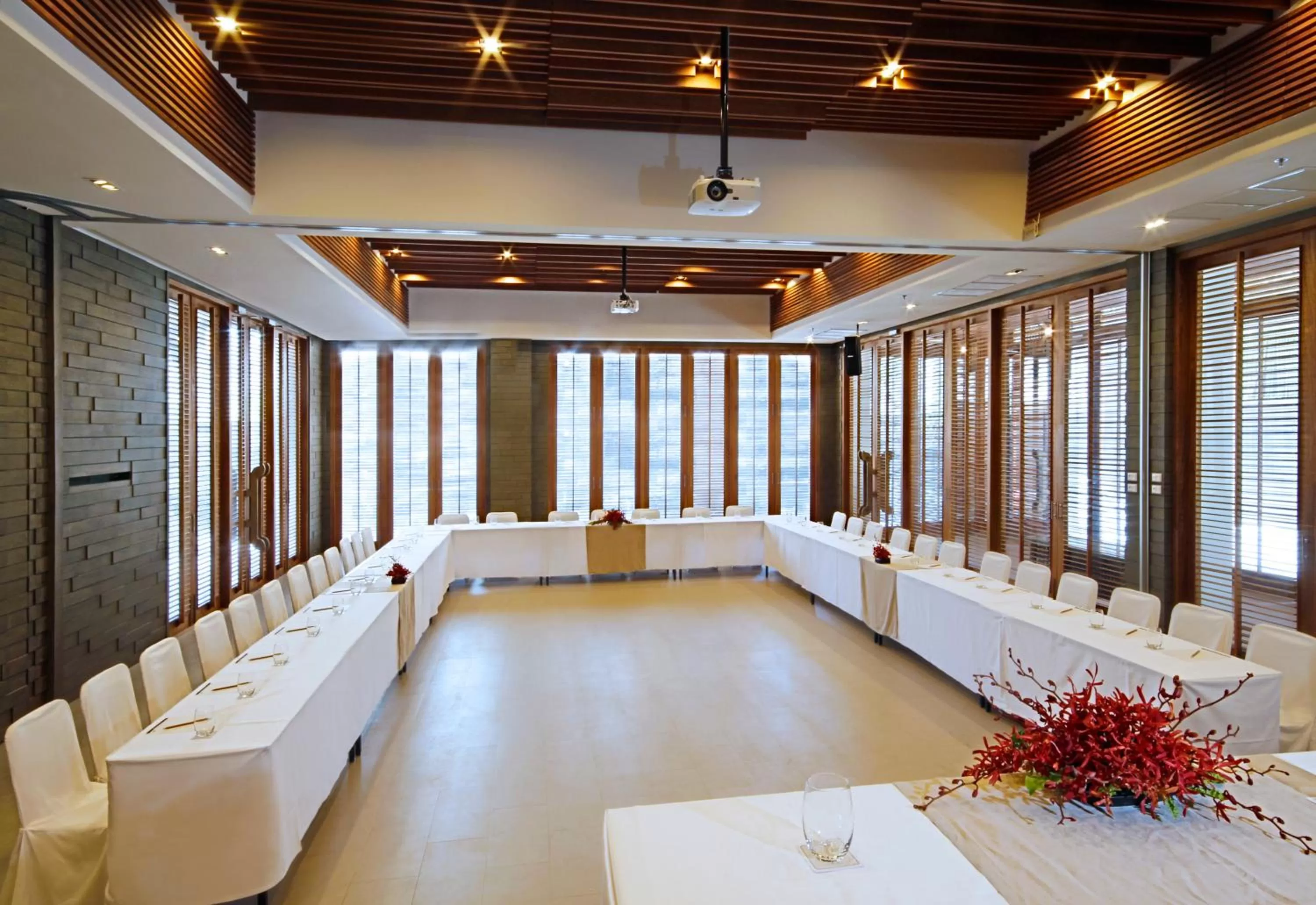 Business facilities in Cape Nidhra Hotel