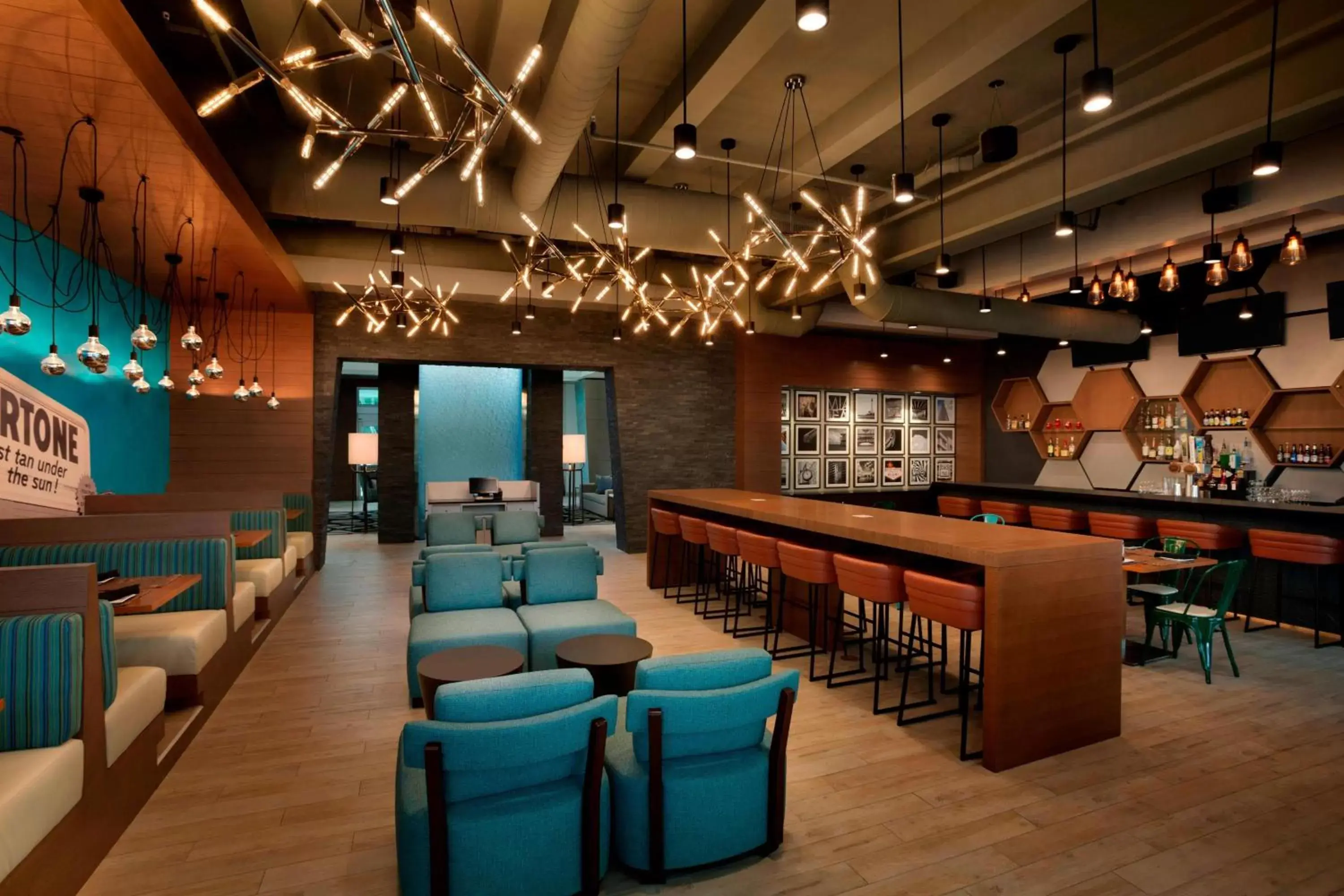 Restaurant/places to eat, Lounge/Bar in Four Points by Sheraton Miami Airport