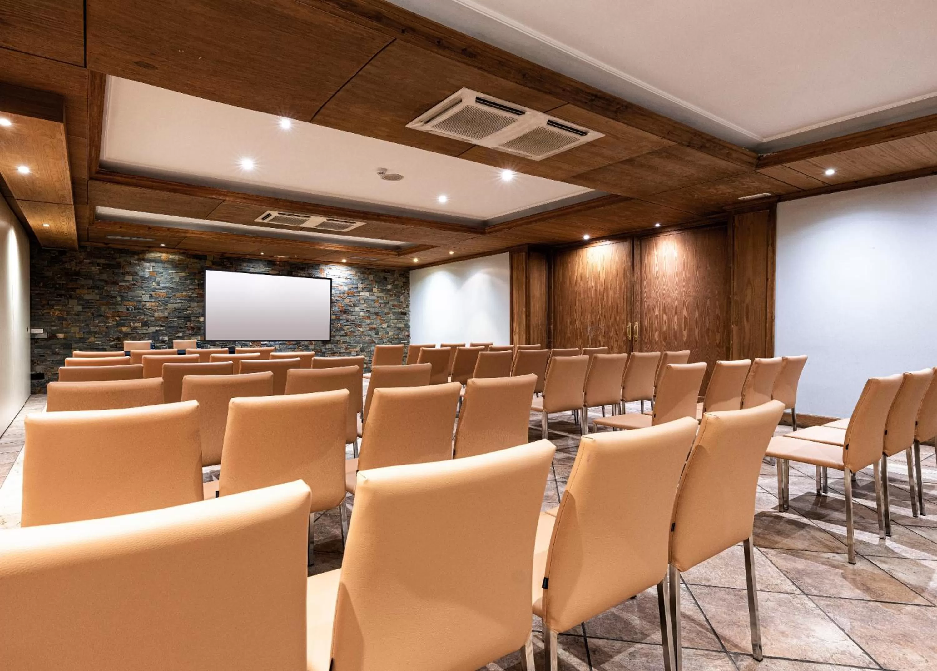 Meeting/conference room in Hotel Vielha Val d'Aran, Affiliated by Meliá