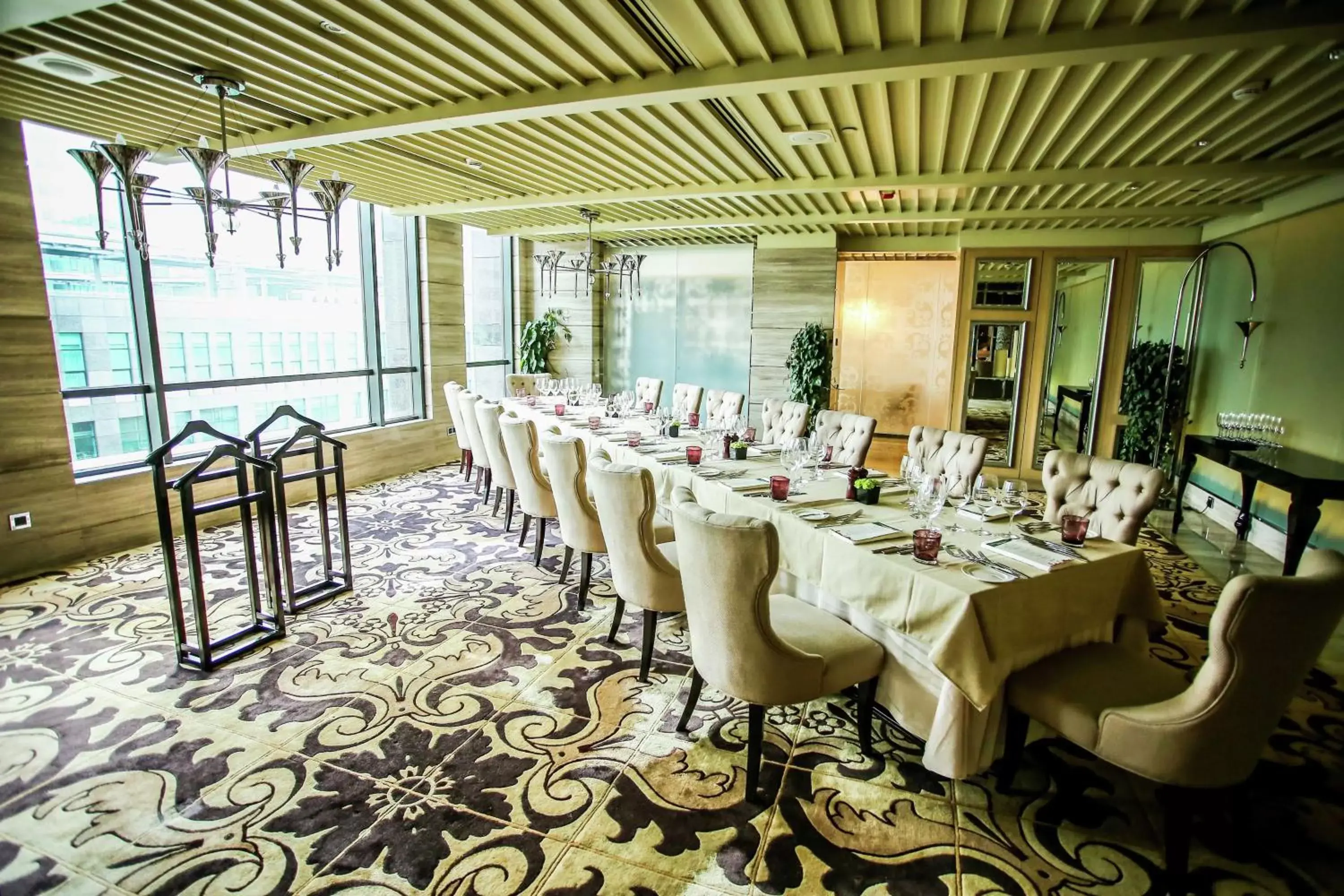 Meeting/conference room, Restaurant/Places to Eat in Hilton Beijing Wangfujing