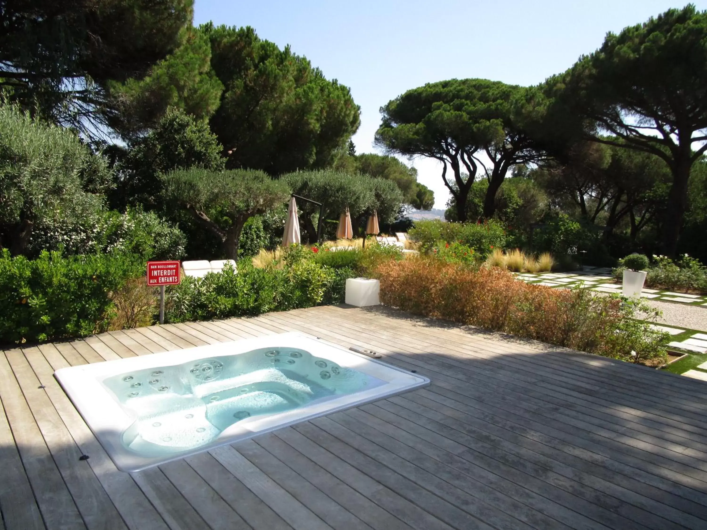 Hot Tub, Swimming Pool in Les Capucines Saint Tropez