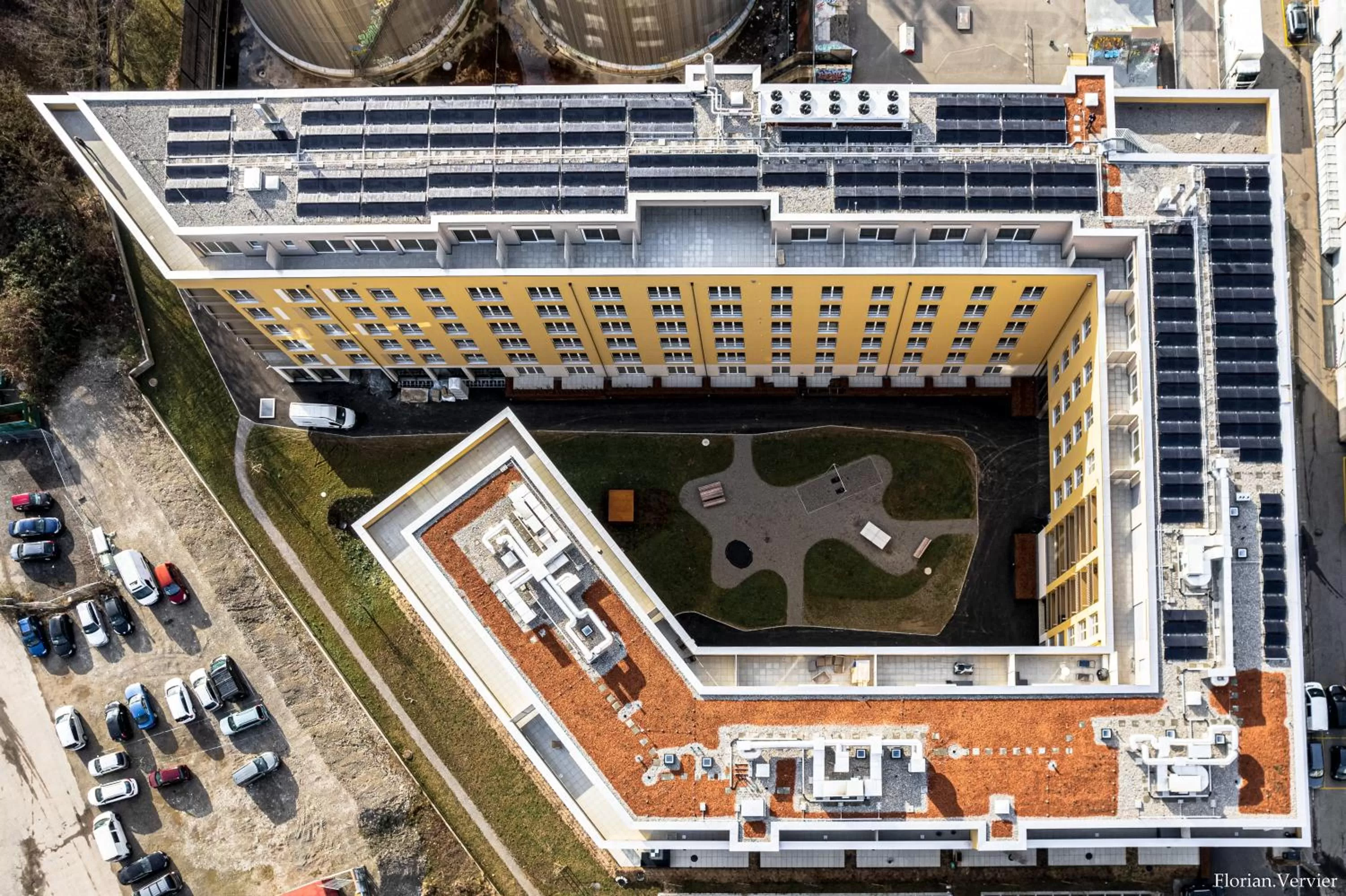 Property building in Los Lorentes Hotel Bern City