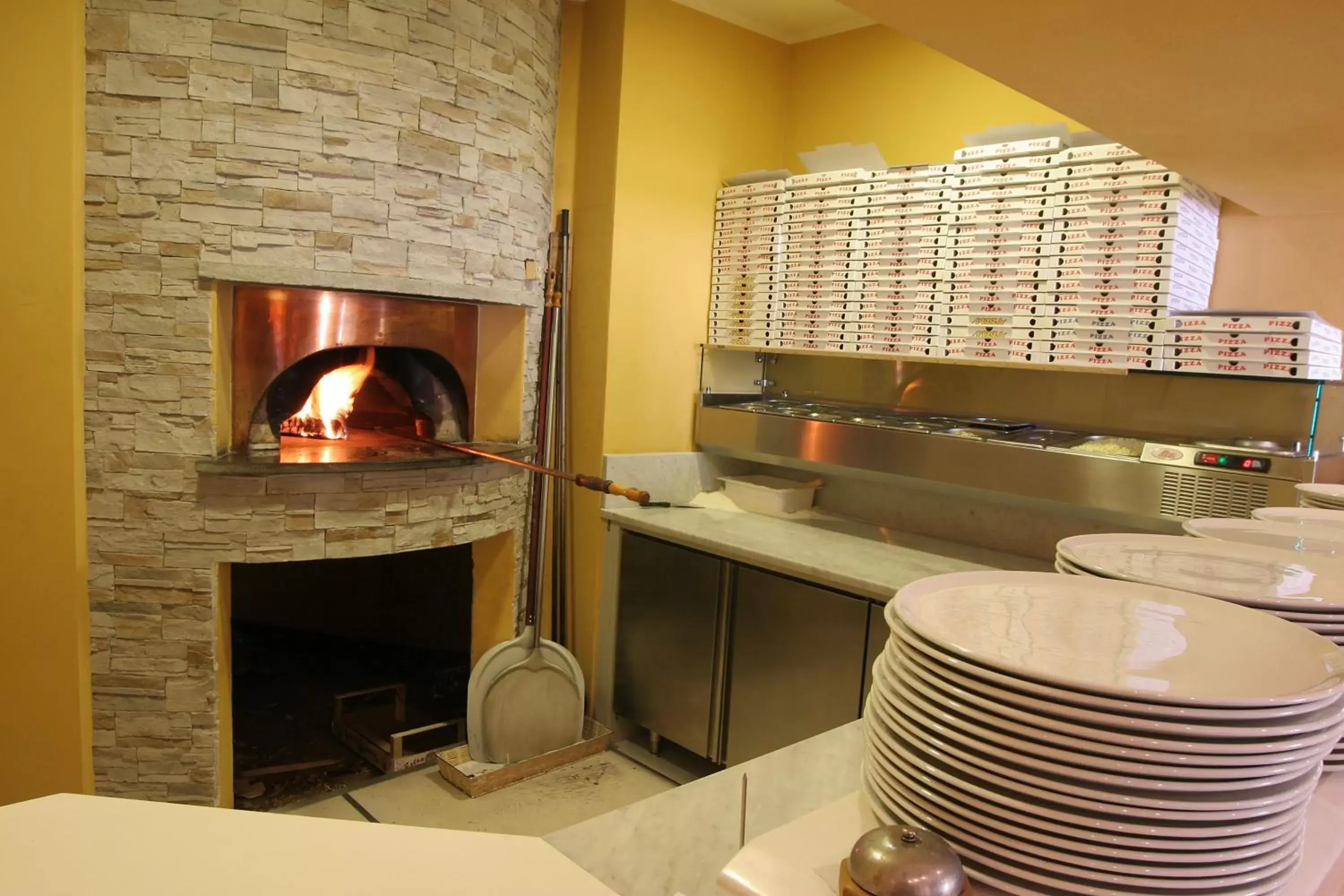 Restaurant/places to eat, Kitchen/Kitchenette in Hotel Bernina