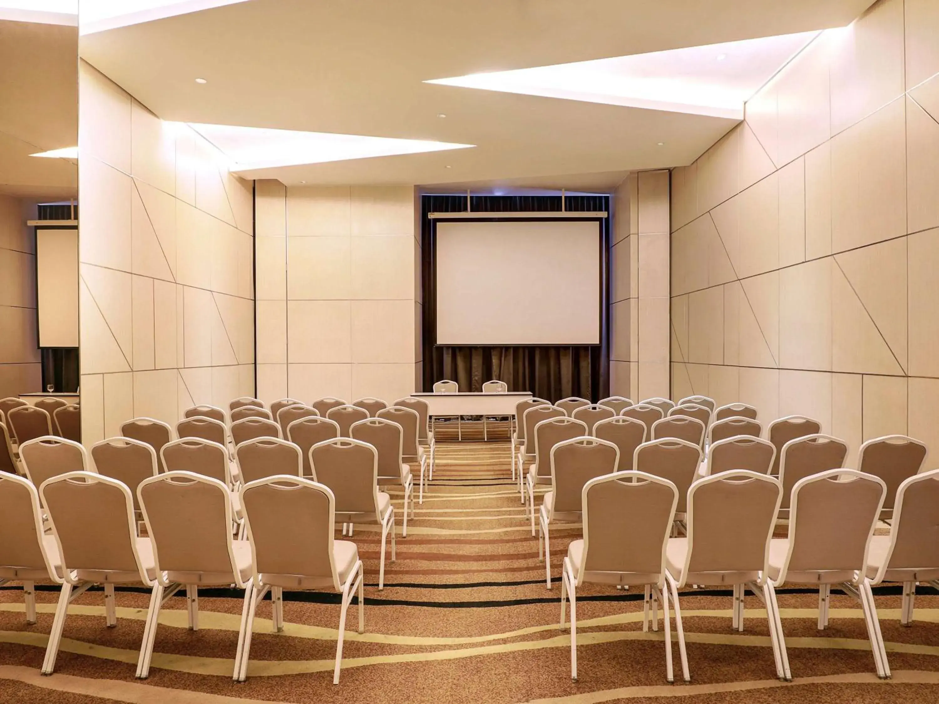 Meeting/conference room in ibis Styles Jakarta Gajah Mada