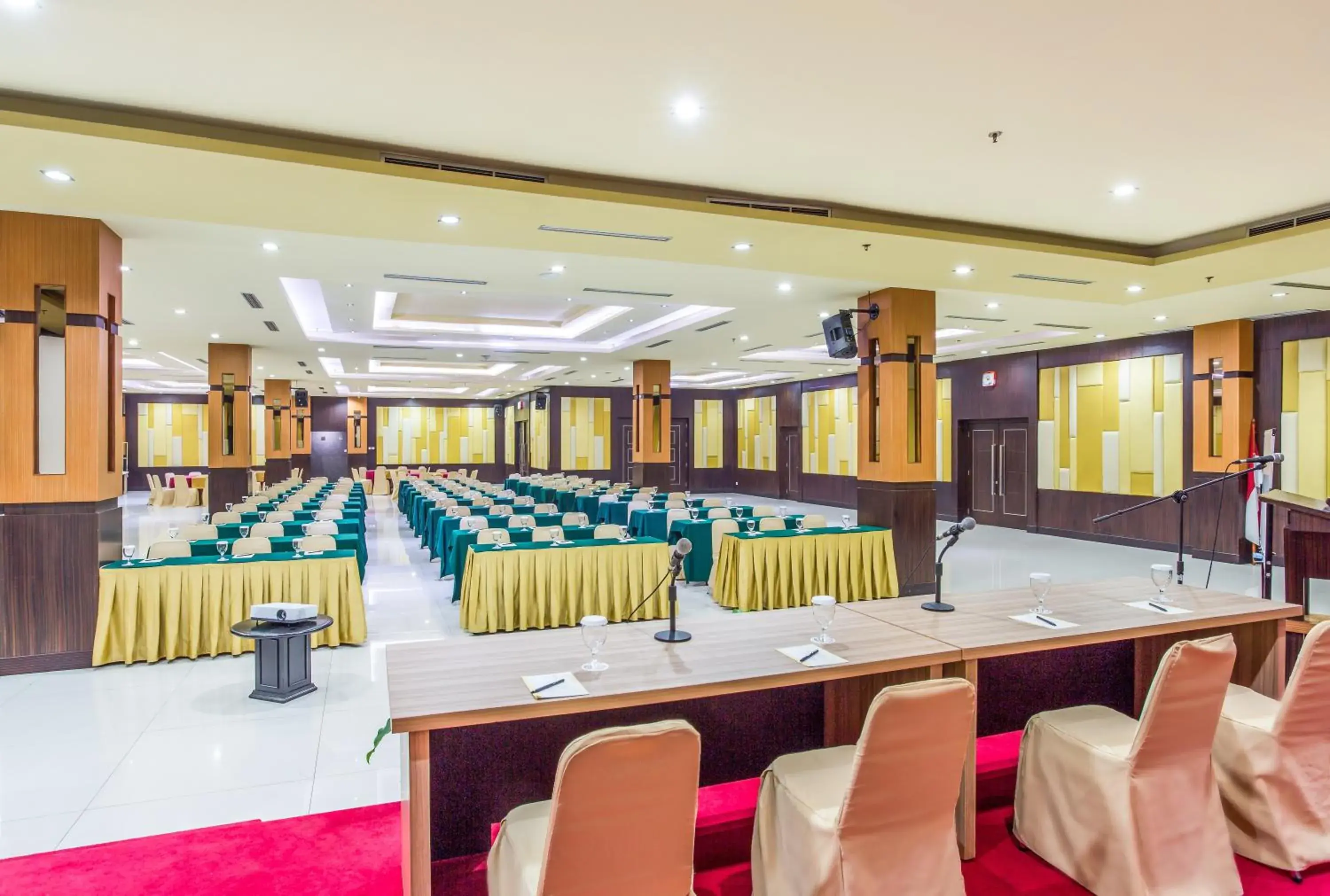 Banquet/Function facilities in Orchardz Jayakarta Hotel