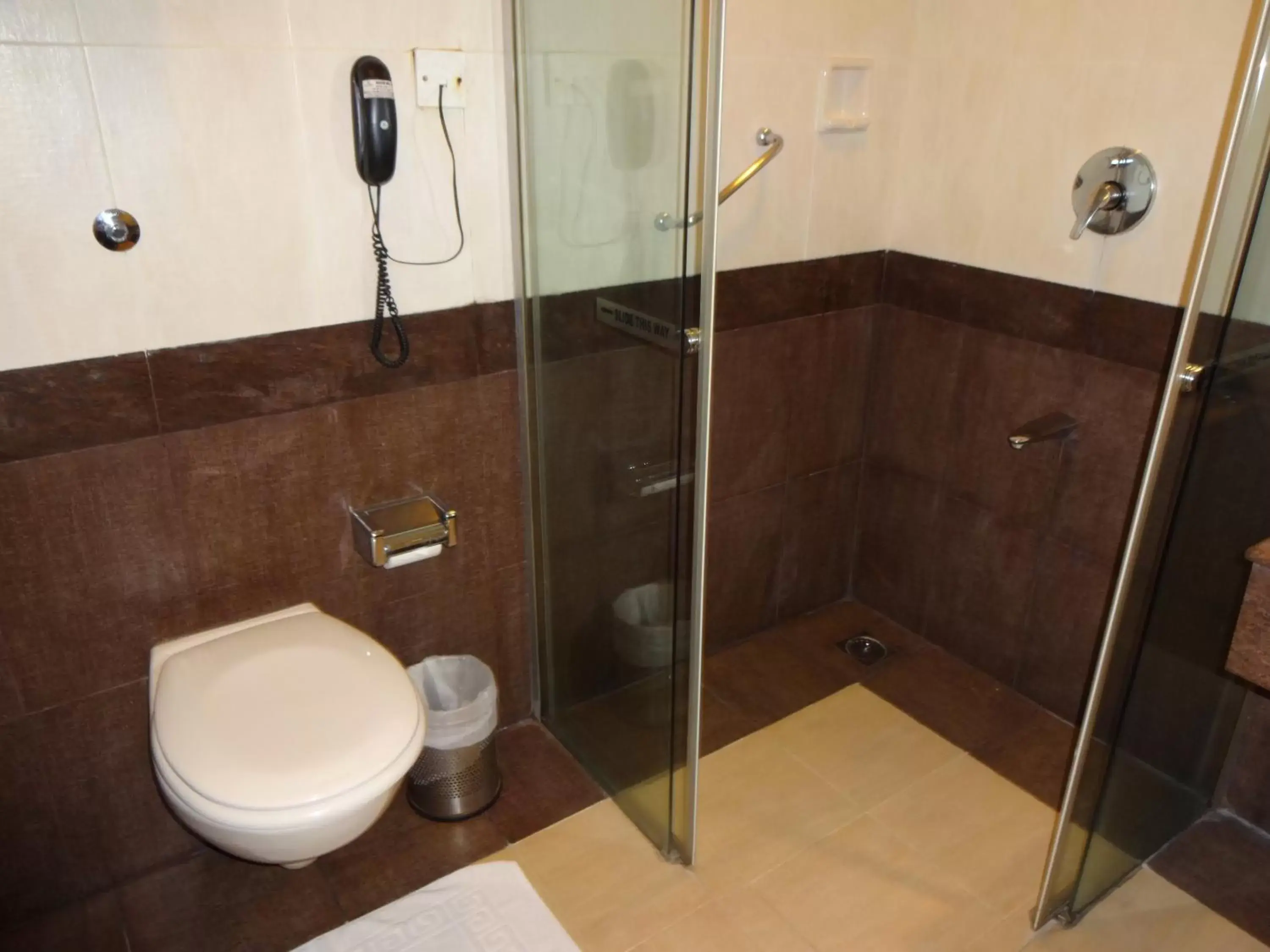 Bathroom in The Residency, Chennai