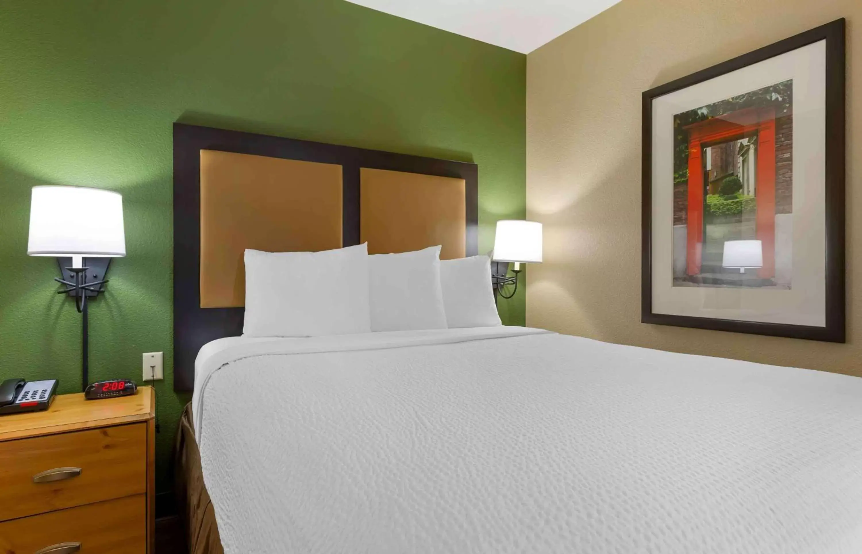 Bedroom, Bed in Extended Stay America Suites - Phoenix - Scottsdale
