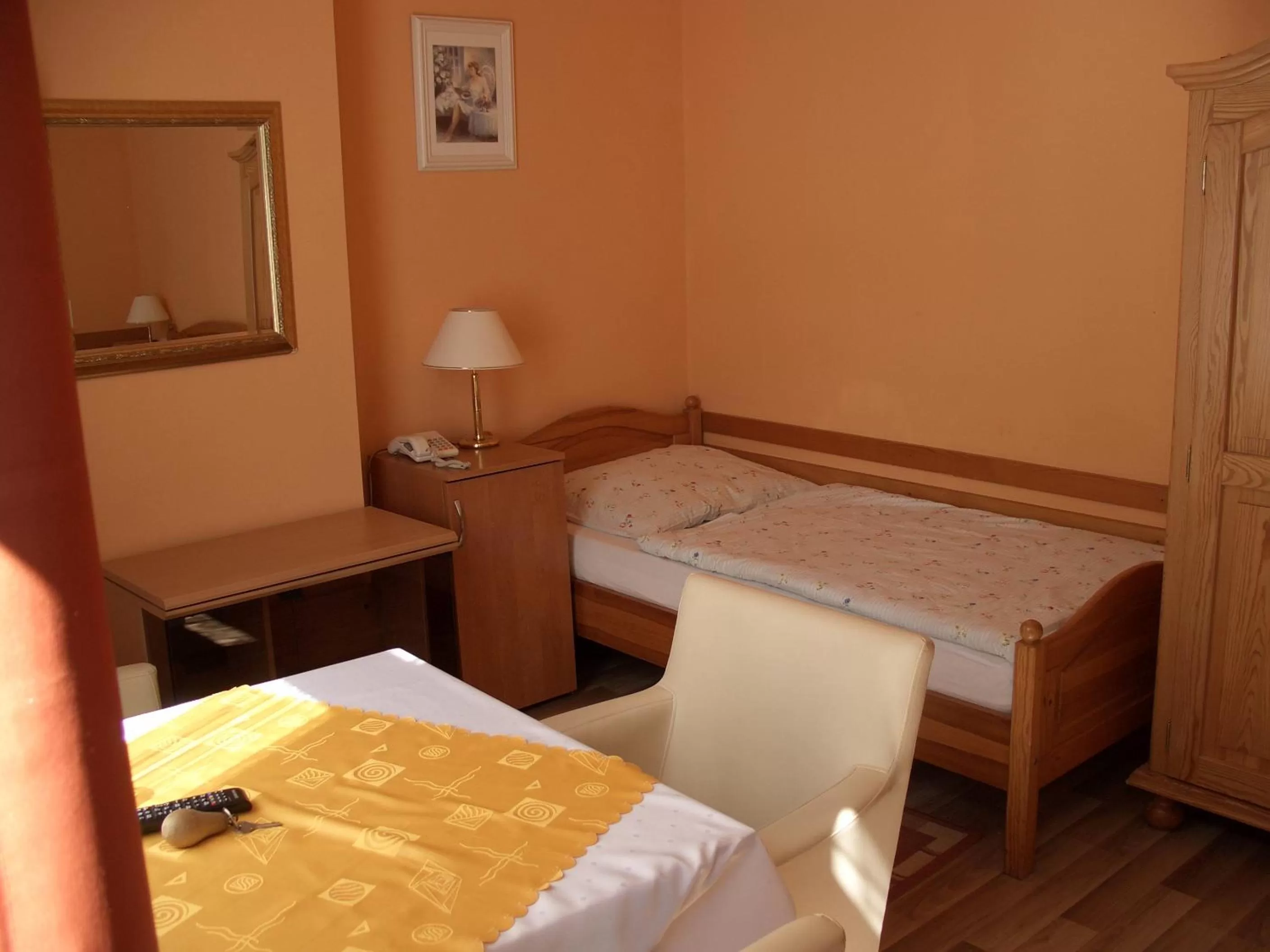 Photo of the whole room, Bed in Hotel Alga