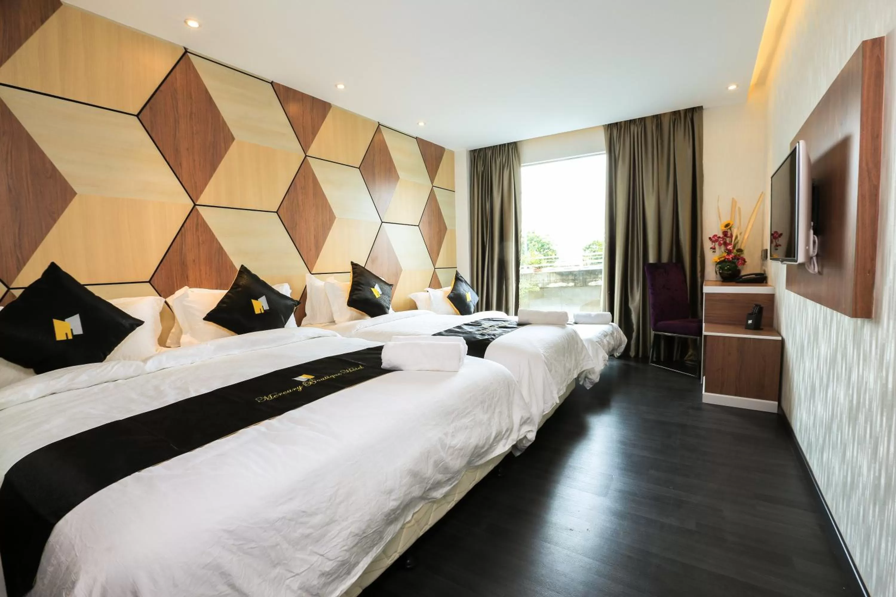 Bedroom, Bed in Mercury Boutique Hotel