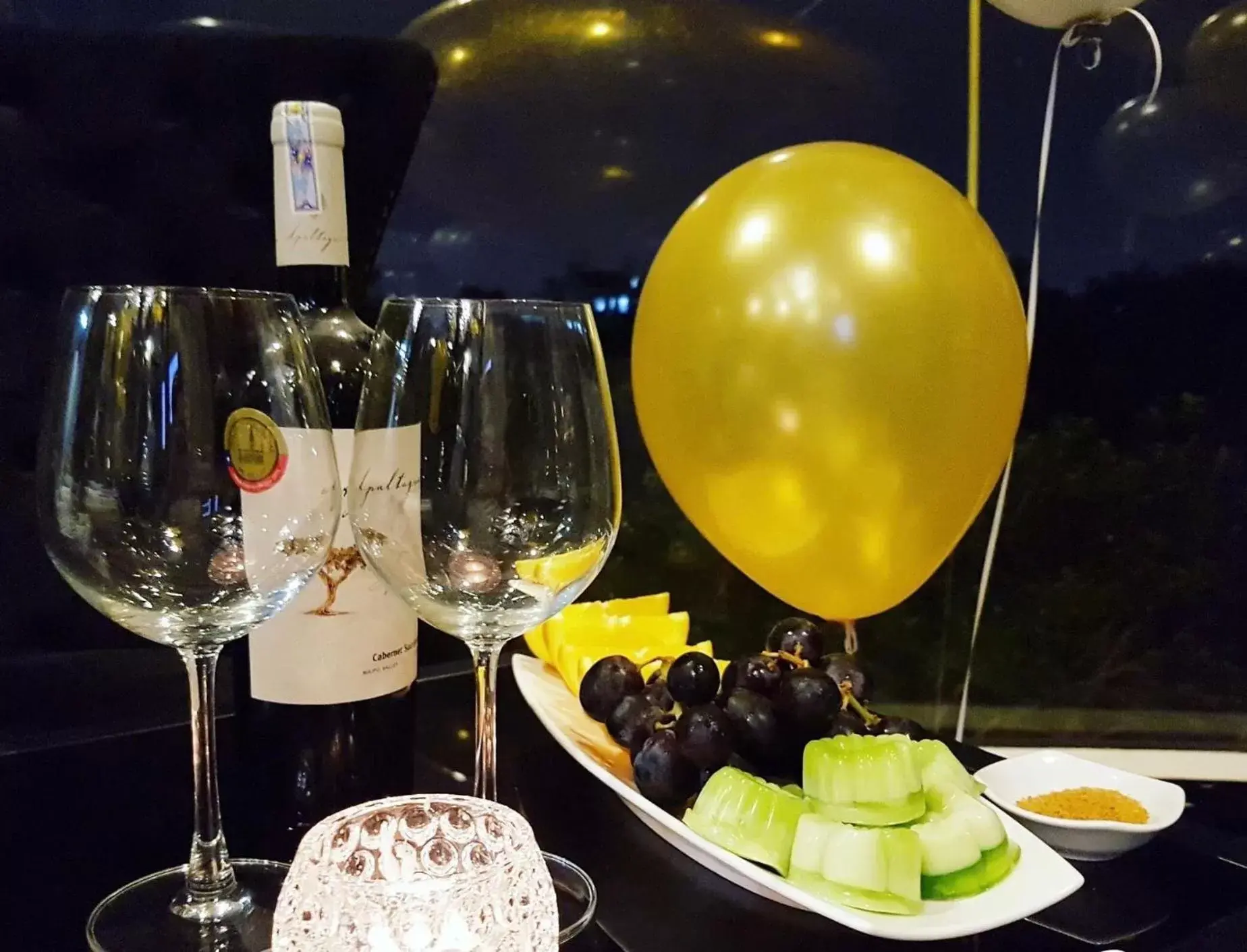 Food and drinks in The Royal Hotel Near West Lake Food and drinks in The Royal Hotel Near West Lake