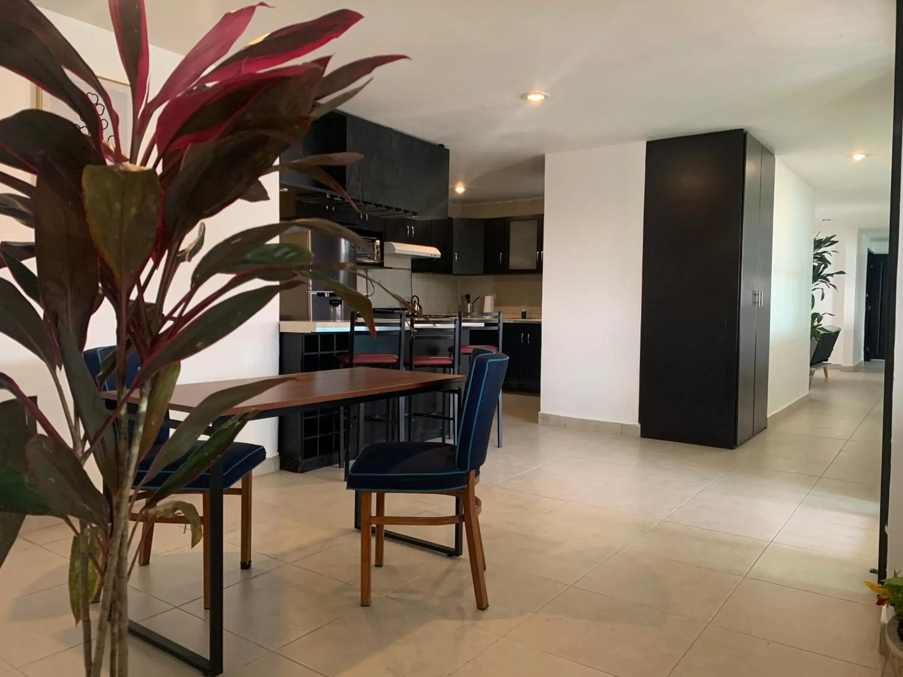 Kitchen or kitchenette, Dining Area in Hotel Escala Puebla Centro