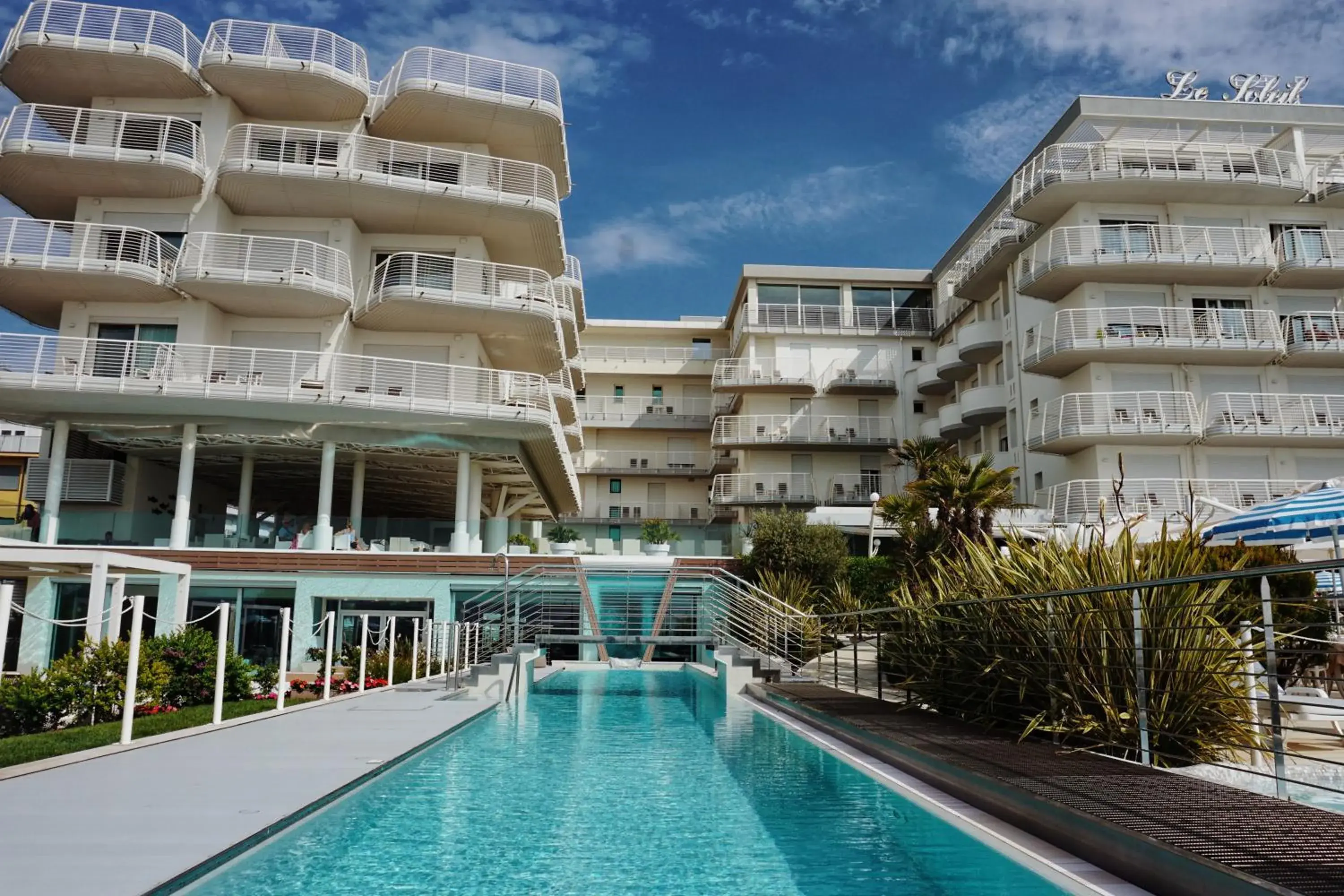 Property building, Swimming Pool in Hotel Le Soleil