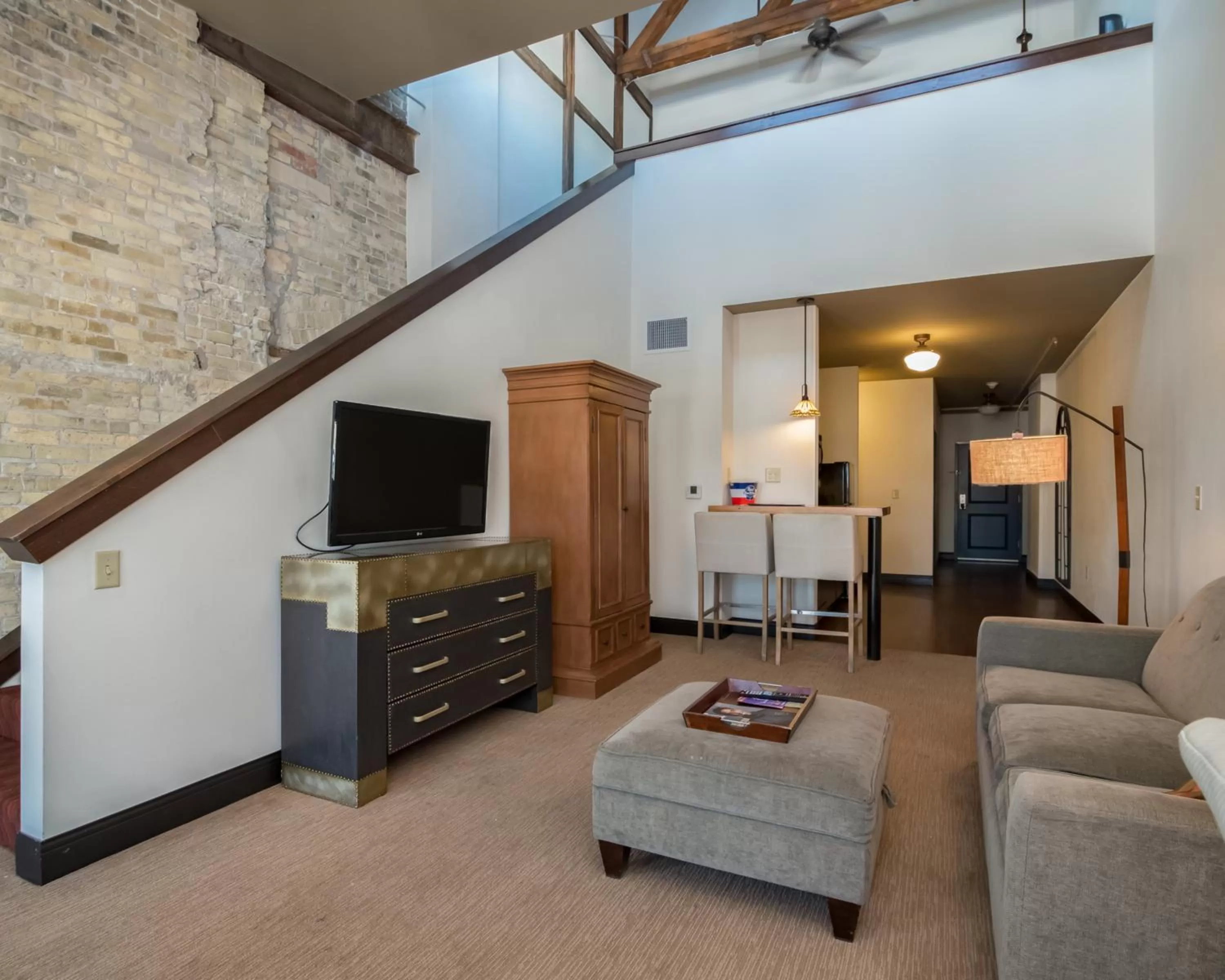 Guests in Brewhouse Inn and Suites