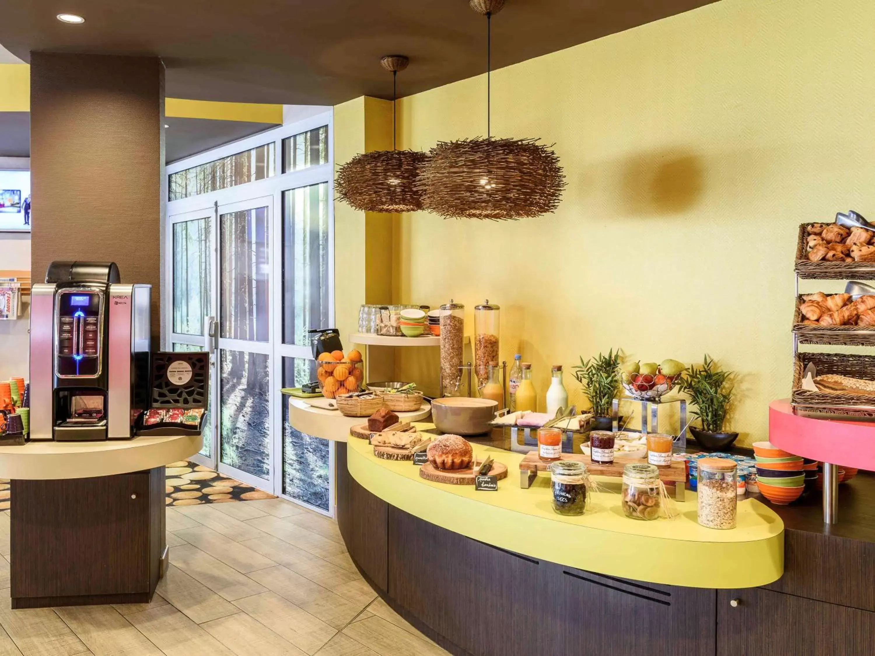 Restaurant/places to eat in ibis styles Dax Centre