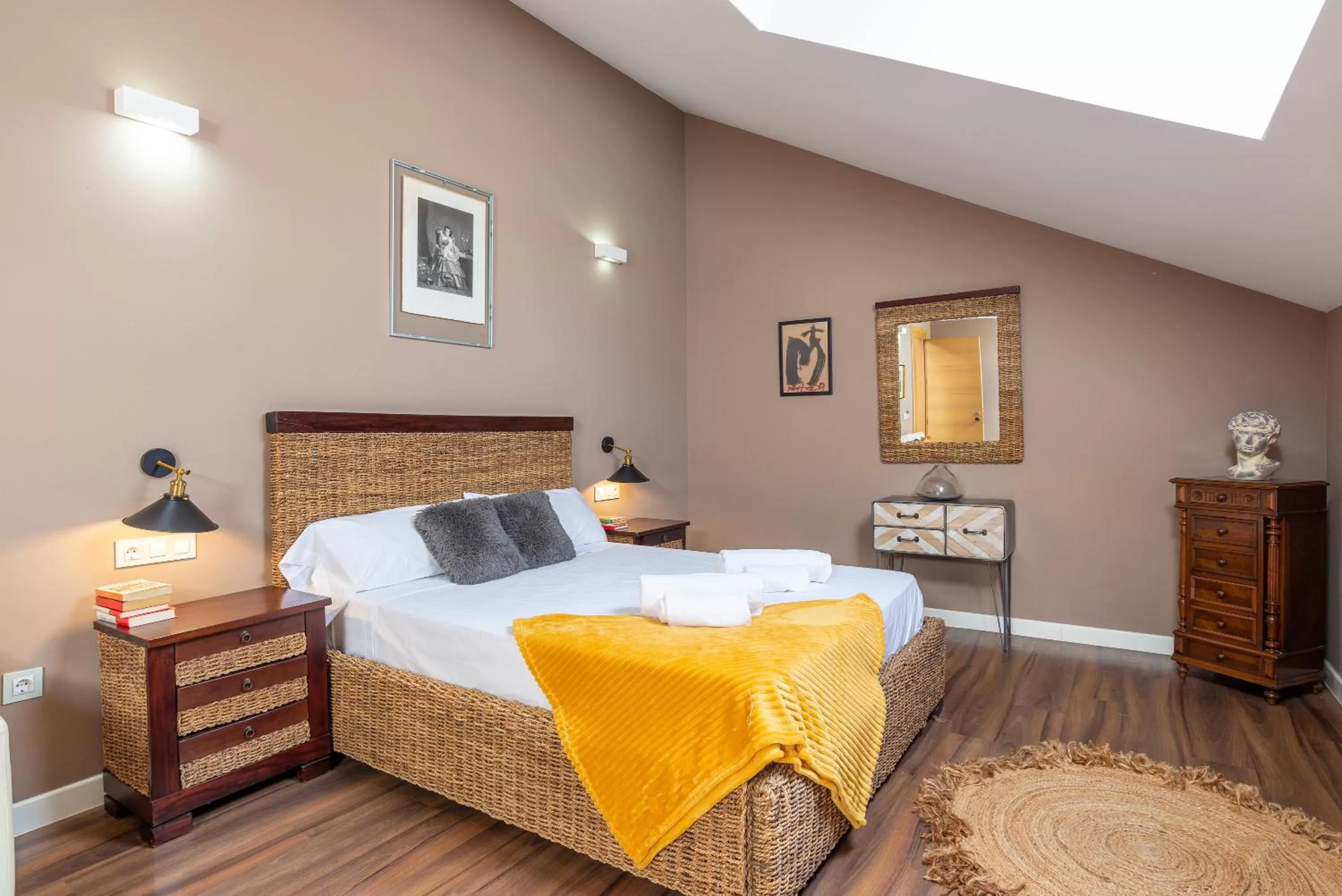 Photo of the whole room, Bed in Hotel Albaicín