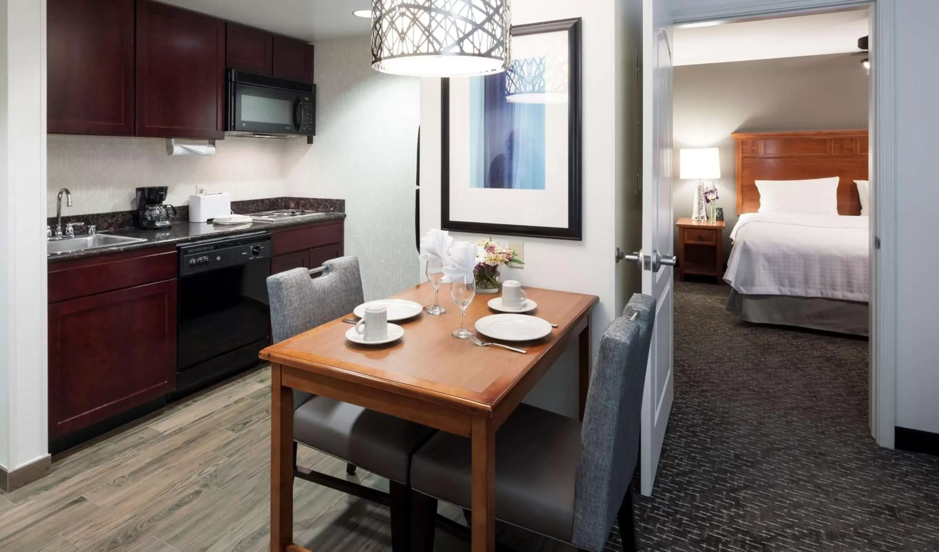 Kitchen or kitchenette, Kitchen/Kitchenette in Homewood Suites by Hilton Agoura Hills