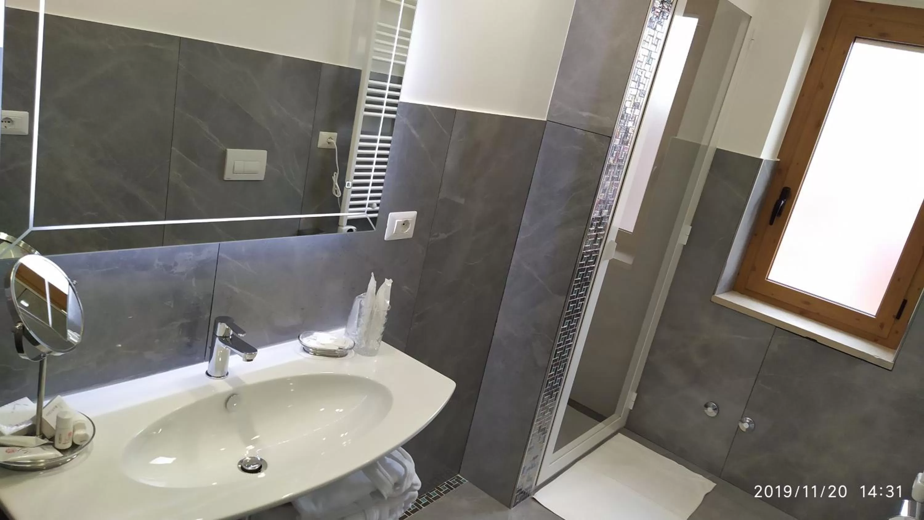 Shower in B&B La Stazione