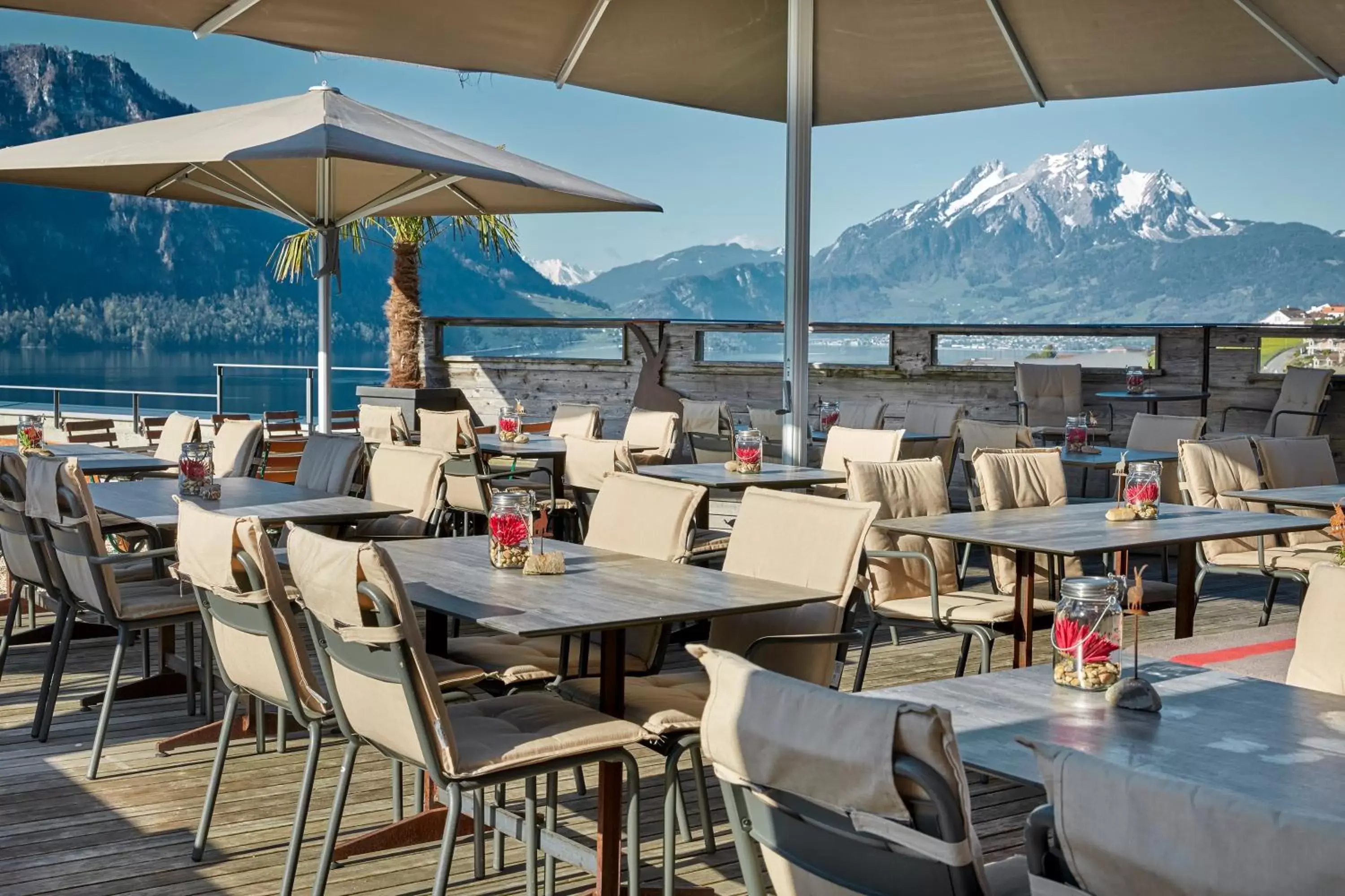 Property building, Restaurant/Places to Eat in Alpenblick Weggis - Panorama & Alpen Chic Hotel