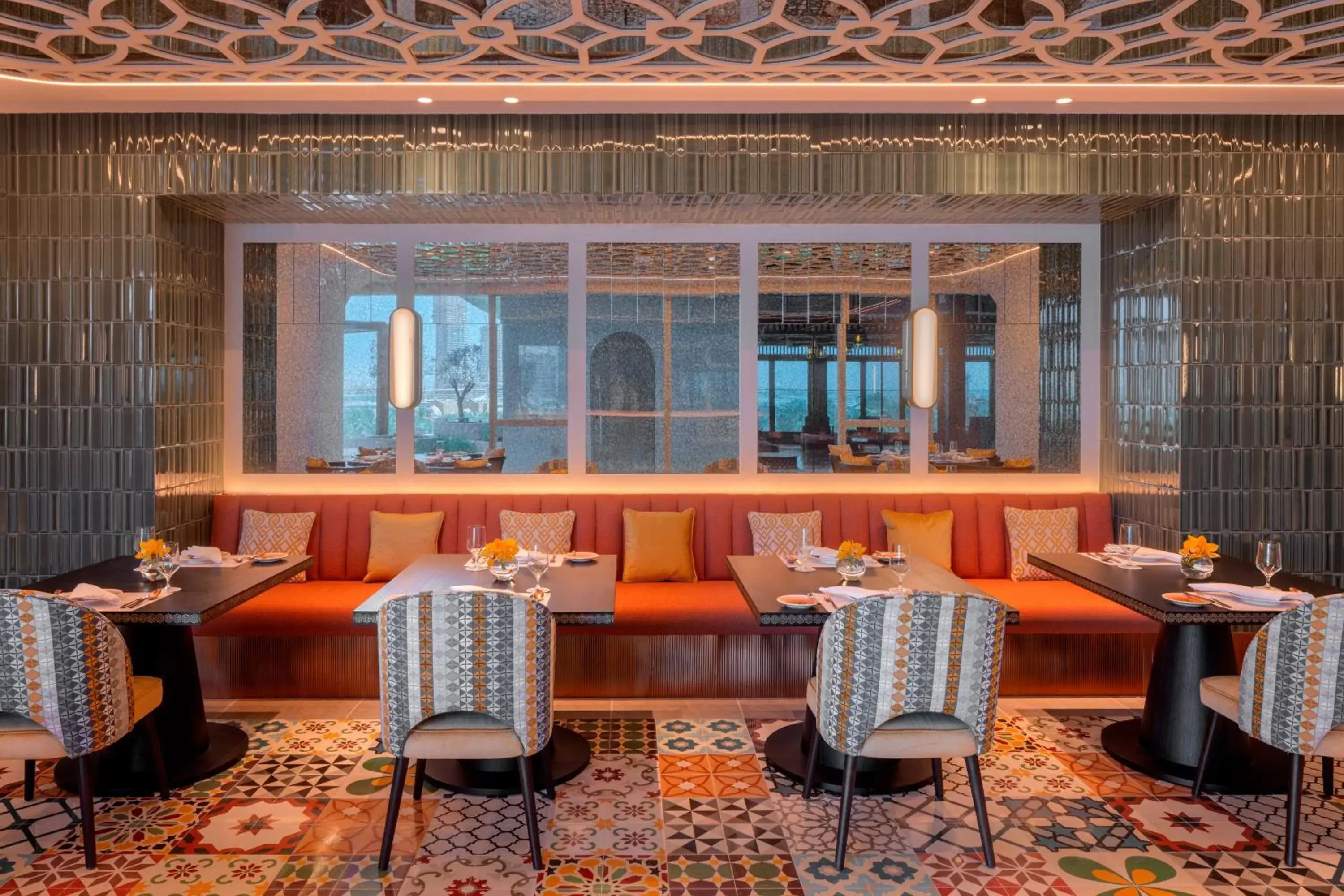 Restaurant/Places to Eat in Avani Plus Palm View Dubai Hotel & Suites