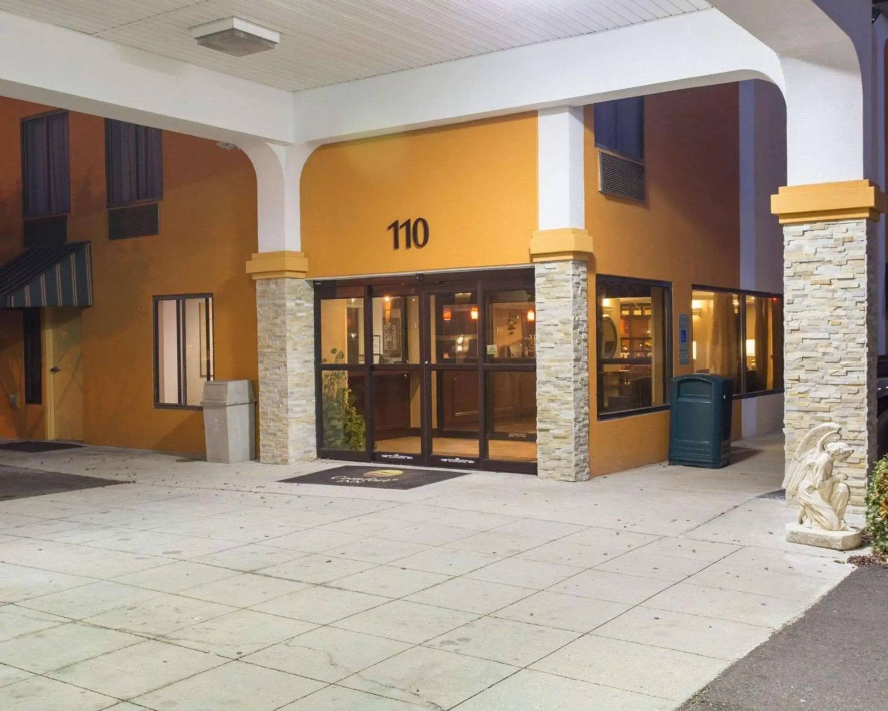 Property building in Comfort Inn Hammond