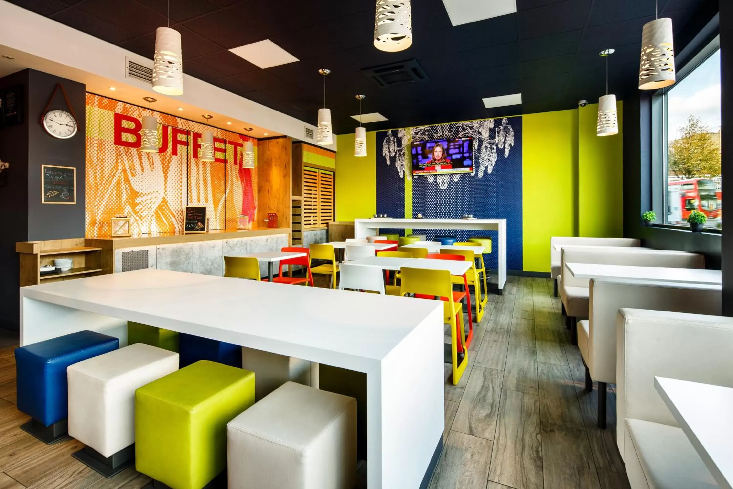 Breakfast, Restaurant/Places to Eat in ibis budget London Hounslow