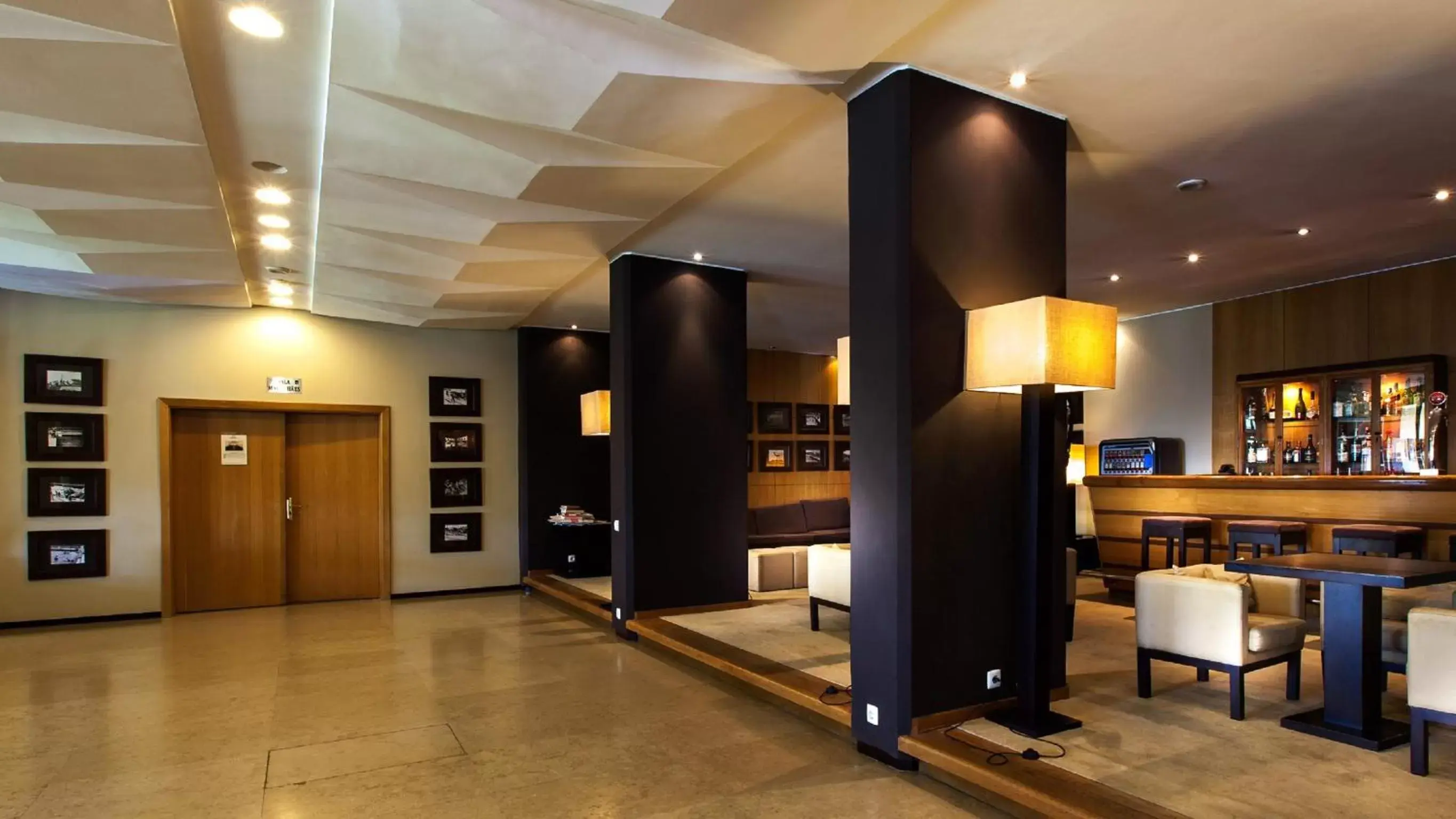 Lounge or bar in Carcavelos Beach Hotel Lounge or bar in Carcavelos Beach Hotel